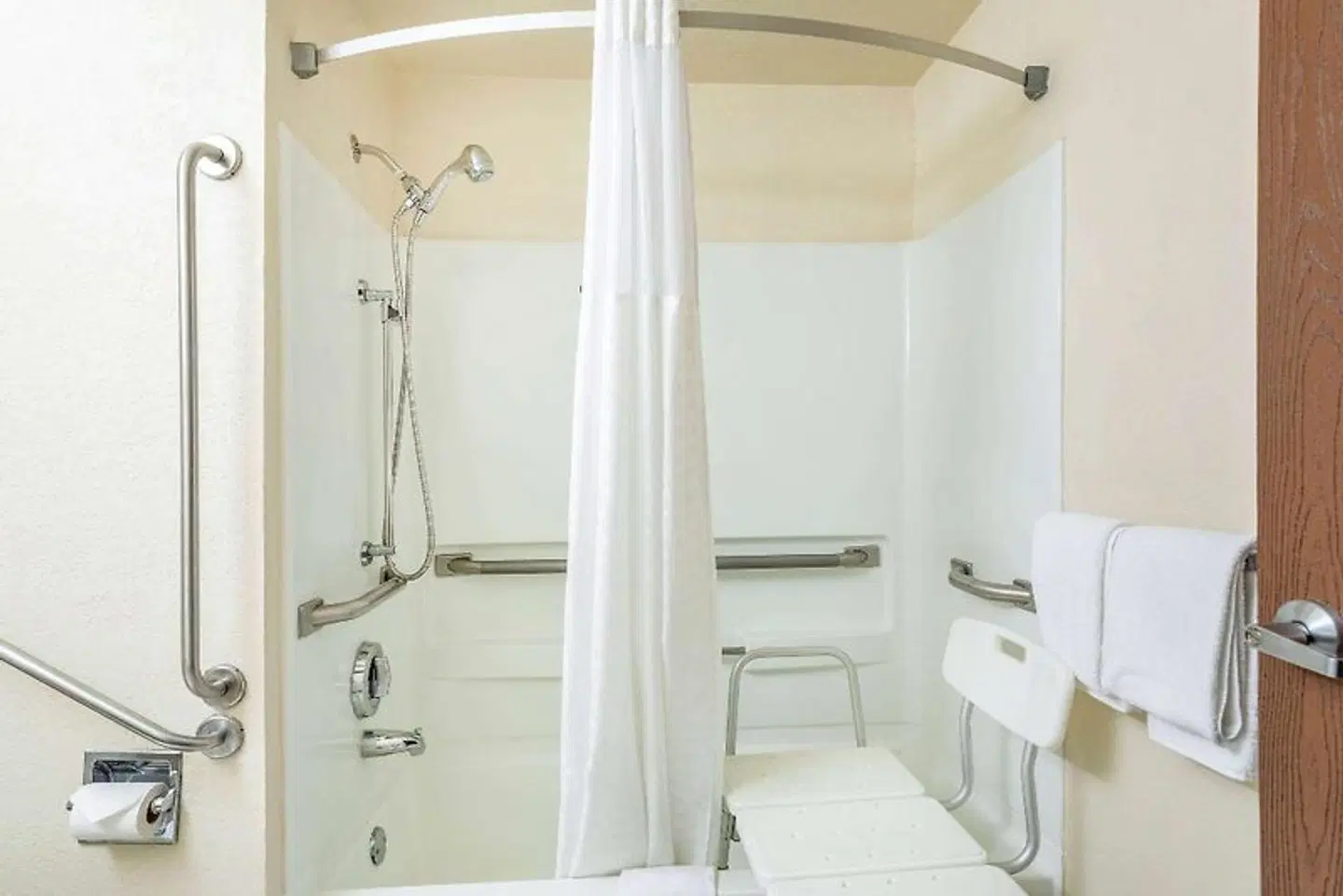 Super 8 by Wyndham Cheyenne WY Badezimmer