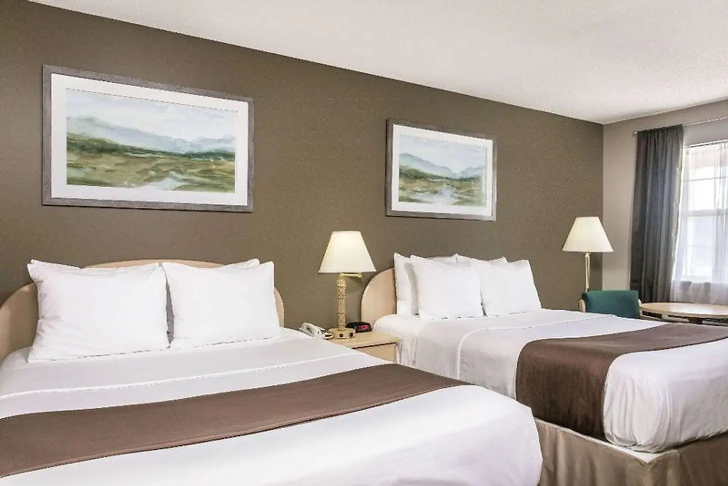 Super 8 by Wyndham Madison ROOM_EXAMPLE