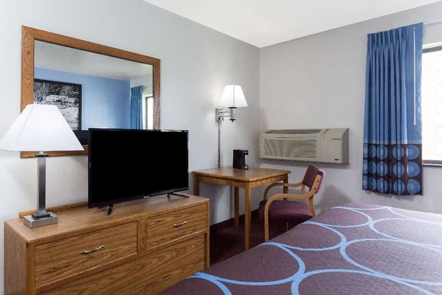 Super 8 by Wyndham Wisconsin Dells ROOM_EXAMPLE