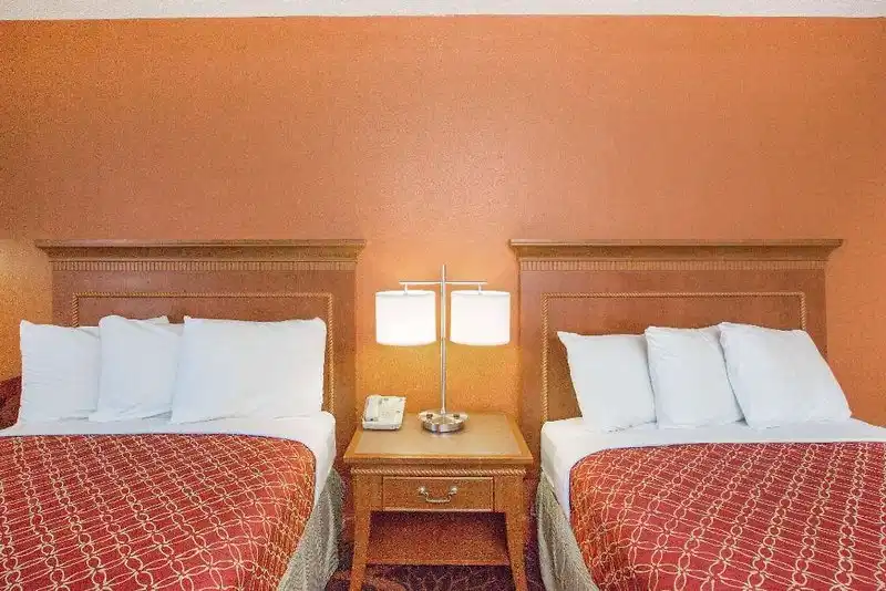 Super 8 by Wyndham Myrtle Beach/Market Common Area – Hotelfoto