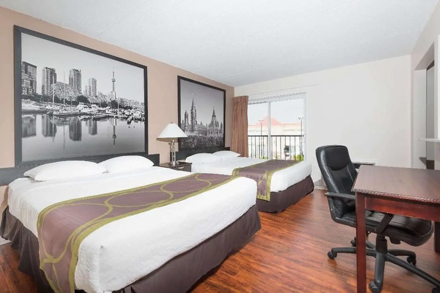 Super 8 by Wyndham Cambridge/Kitchener/Waterloo Area ROOM_EXAMPLE