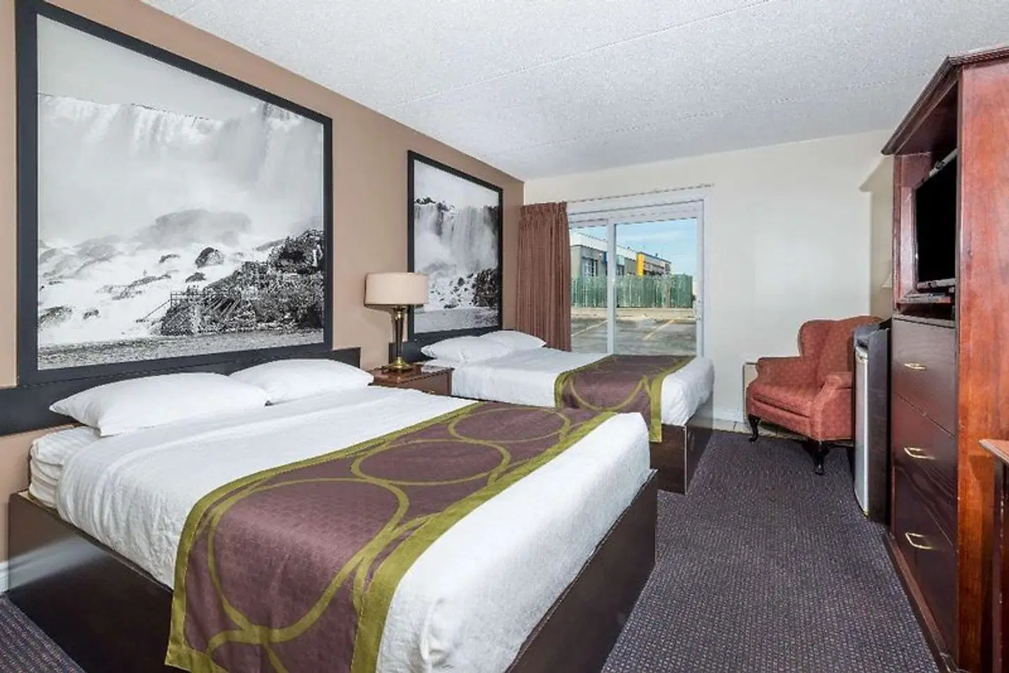 Super 8 by Wyndham Cambridge/Kitchener/Waterloo Area ROOM_EXAMPLE