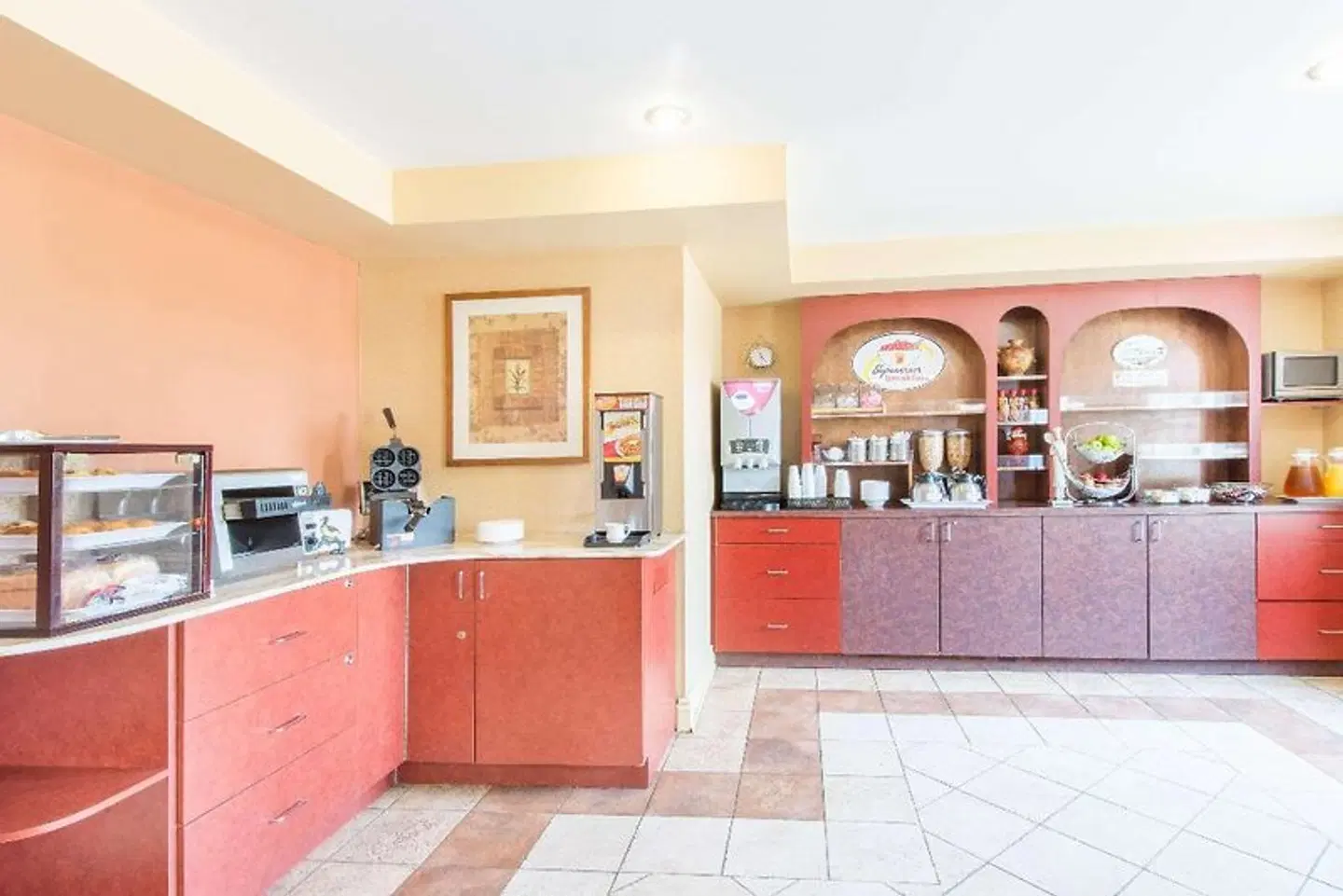 Super 8 by Wyndham Cornwall ON MODEL_IMPRESSION