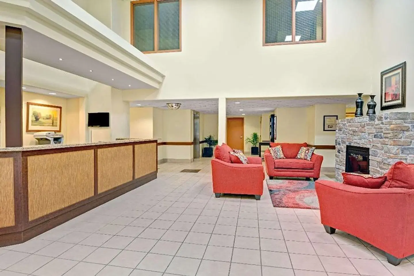 Super 8 by Wyndham Barrie LOUNGE_LOBBY