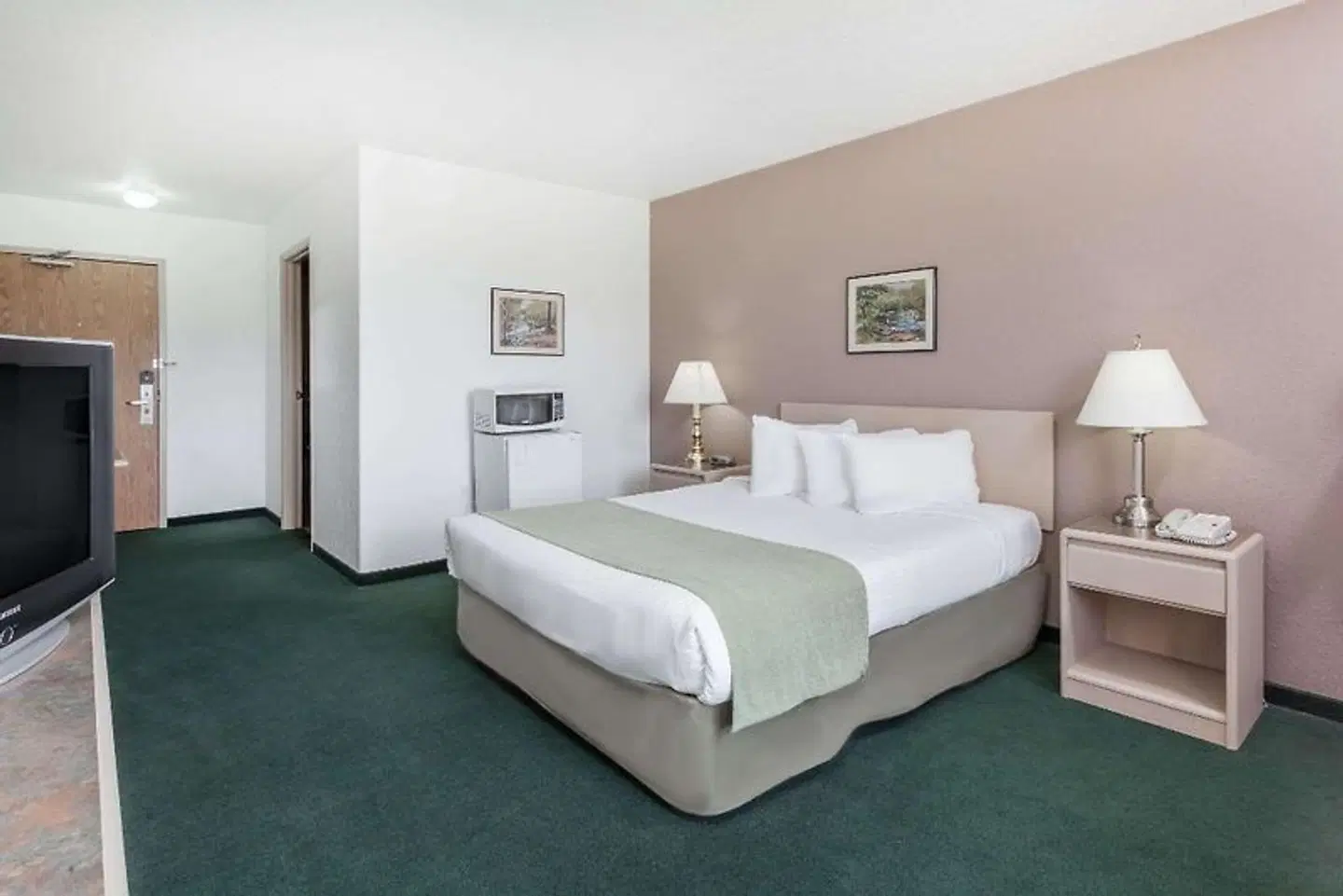 Super 8 by Wyndham Pincher Creek AB ROOM_EXAMPLE