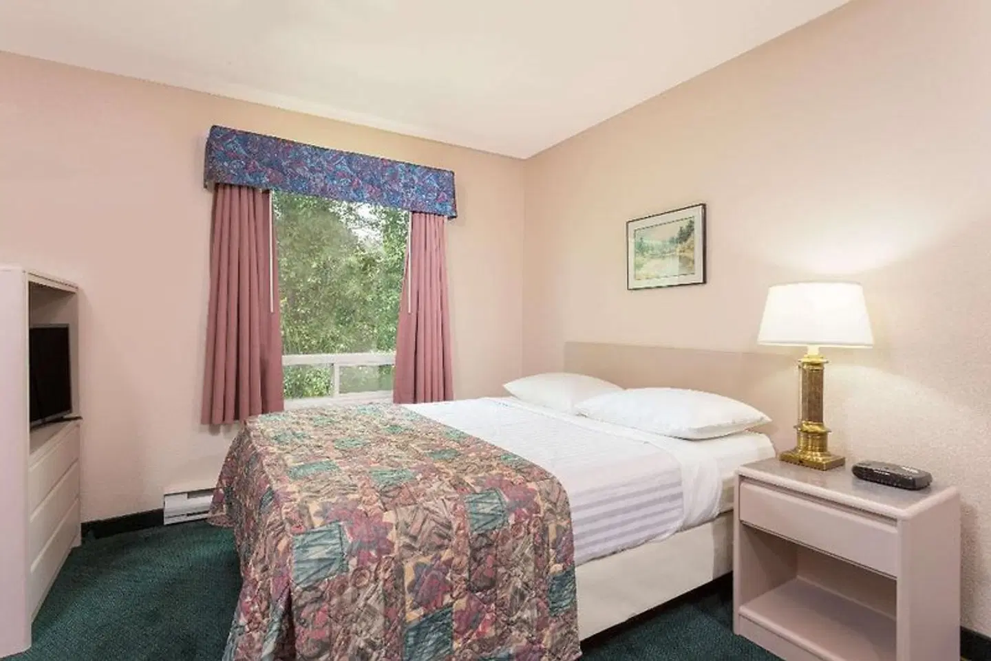 Super 8 by Wyndham Golden ROOM_EXAMPLE