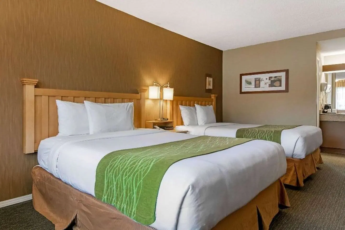 Econo Lodge Inn & Suites ROOM_EXAMPLE