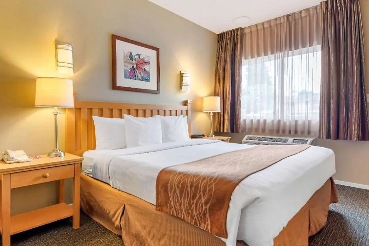 Econo Lodge Inn & Suites ROOM_EXAMPLE