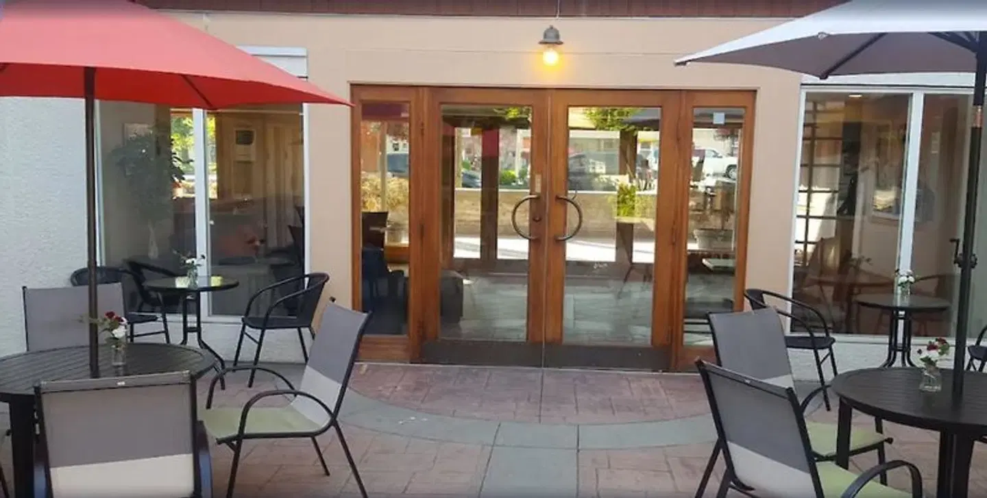 Econo Lodge Inn & Suites LOUNGE_LOBBY