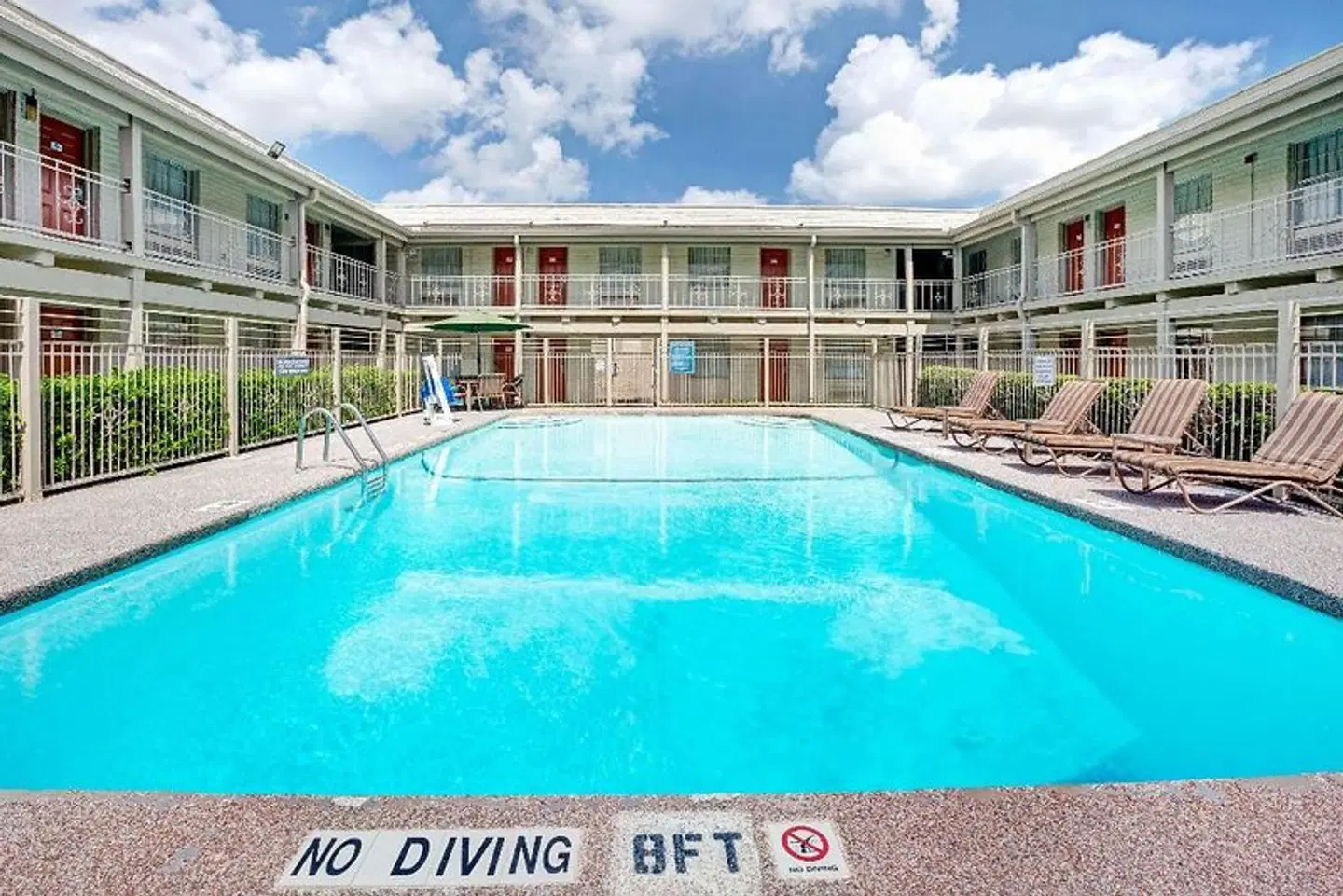 Travelodge by Wyndham North Richland Hills/Dallas/Ft Worth OUTDOOR_POOL