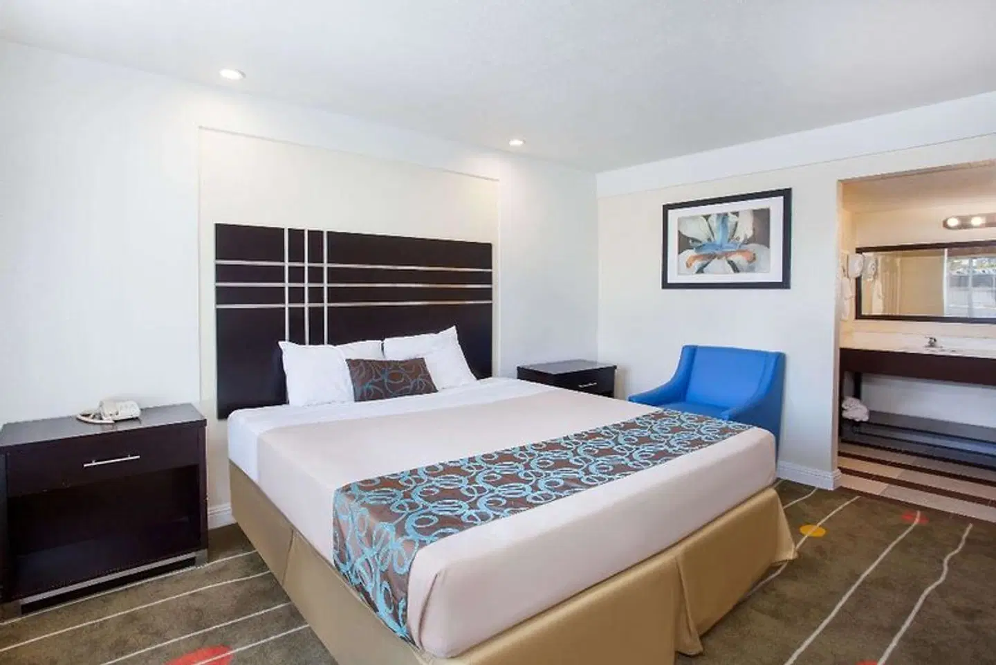 Travelodge by Wyndham Fresno Yosemite Area ROOM_EXAMPLE
