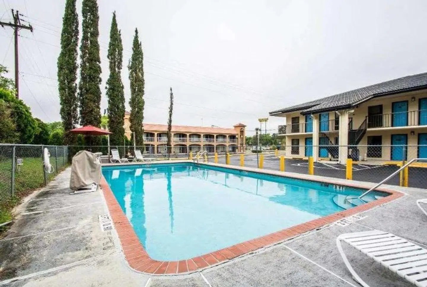 Travelodge by Wyndham Alachua OUTDOOR_POOL