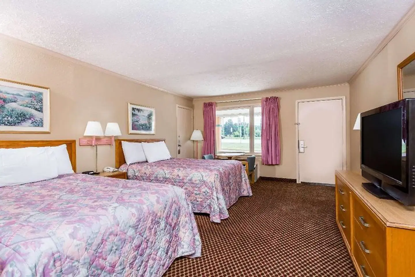 Travelodge by Wyndham Ridgeway Martinsville Area ROOM_EXAMPLE