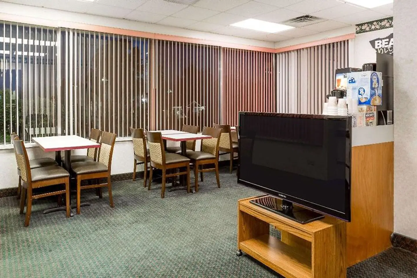 Travelodge by Wyndham Ridgeway Martinsville Area ROOM_EXAMPLE