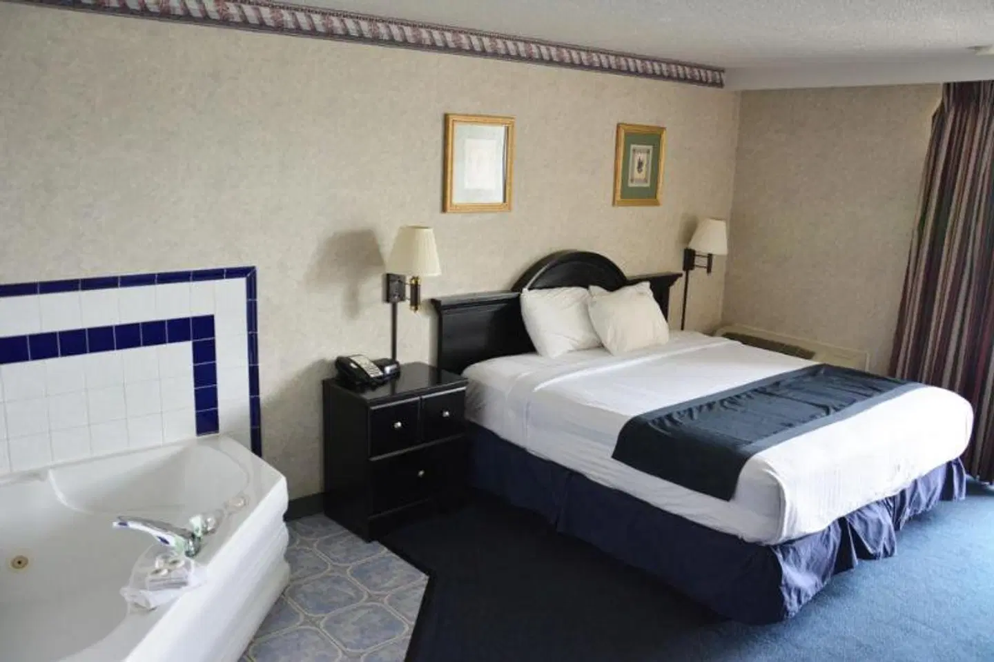 Travelodge by Wyndham Milwaukee ROOM_EXAMPLE