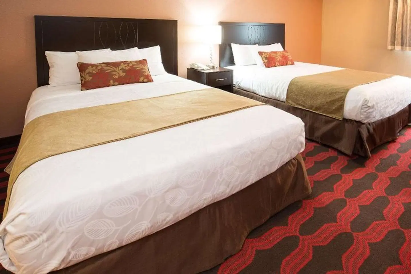 Travelodge East Portland / Gresham ROOM_EXAMPLE