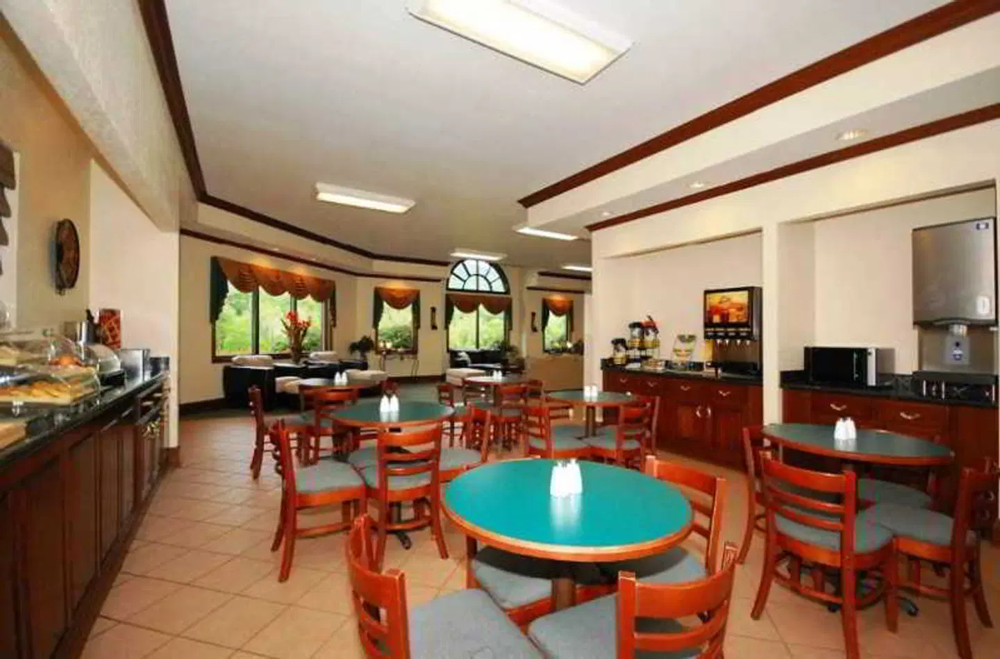 Travelodge by Wyndham Harriman Bar