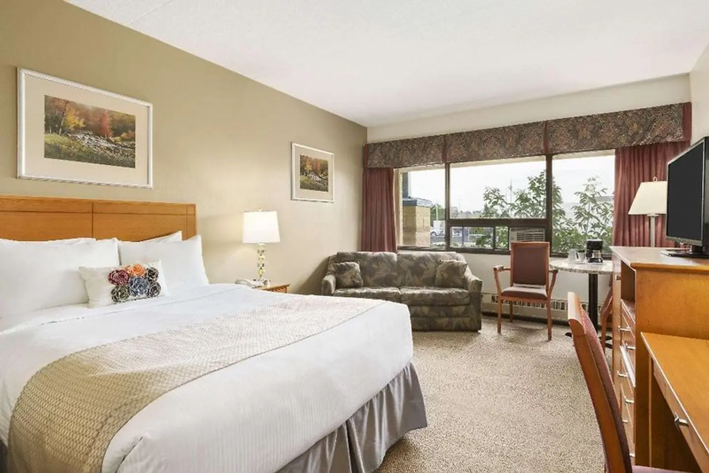 Travelodge by Wyndham Edmonton East ROOM_EXAMPLE