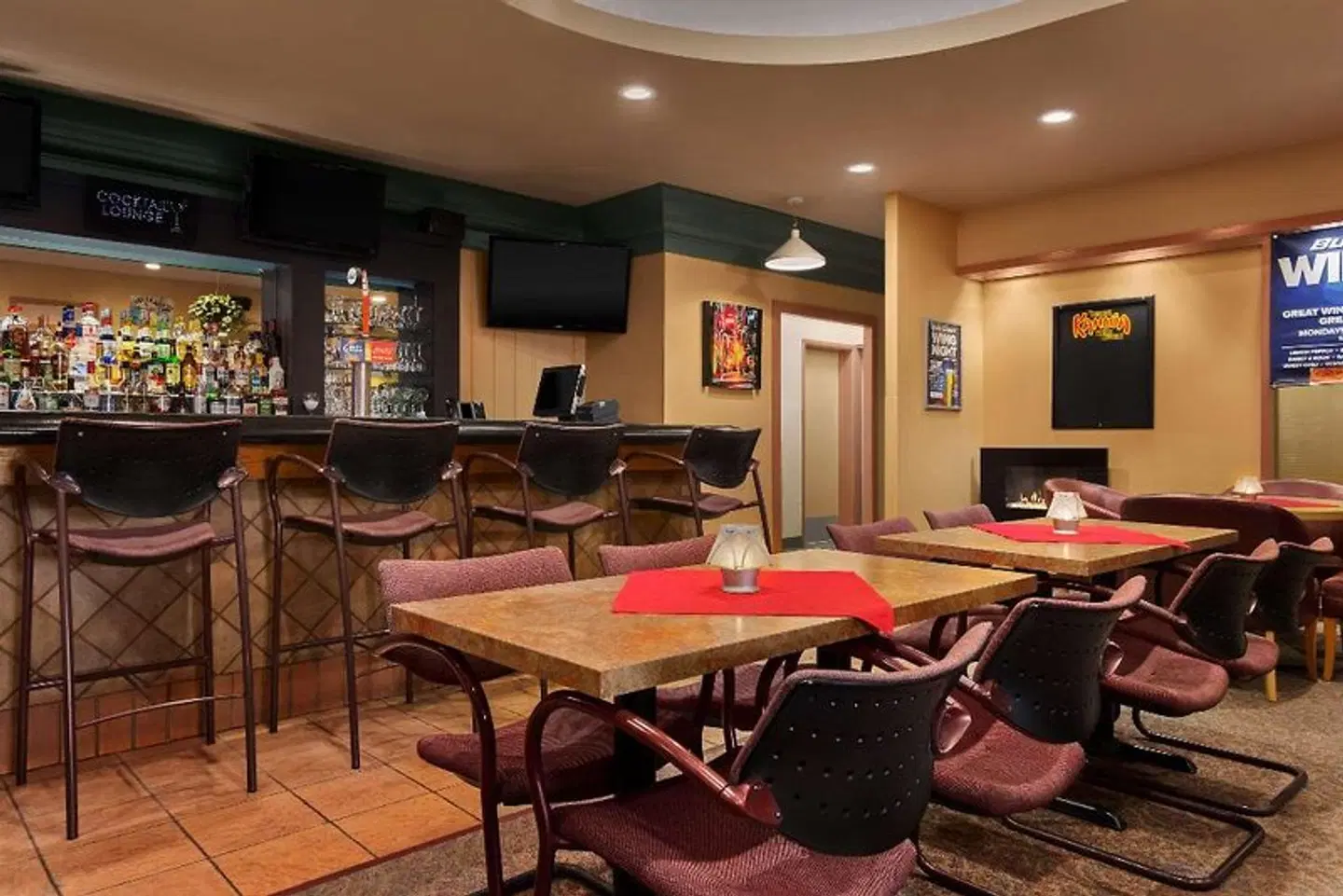Travelodge by Wyndham Winnipeg East Bar