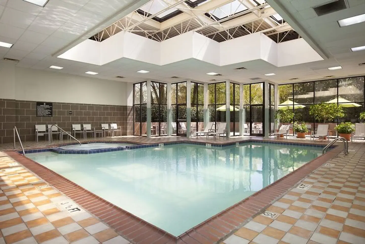 Embassy Suites by Hilton Atlanta Perimeter Center Hallenbad