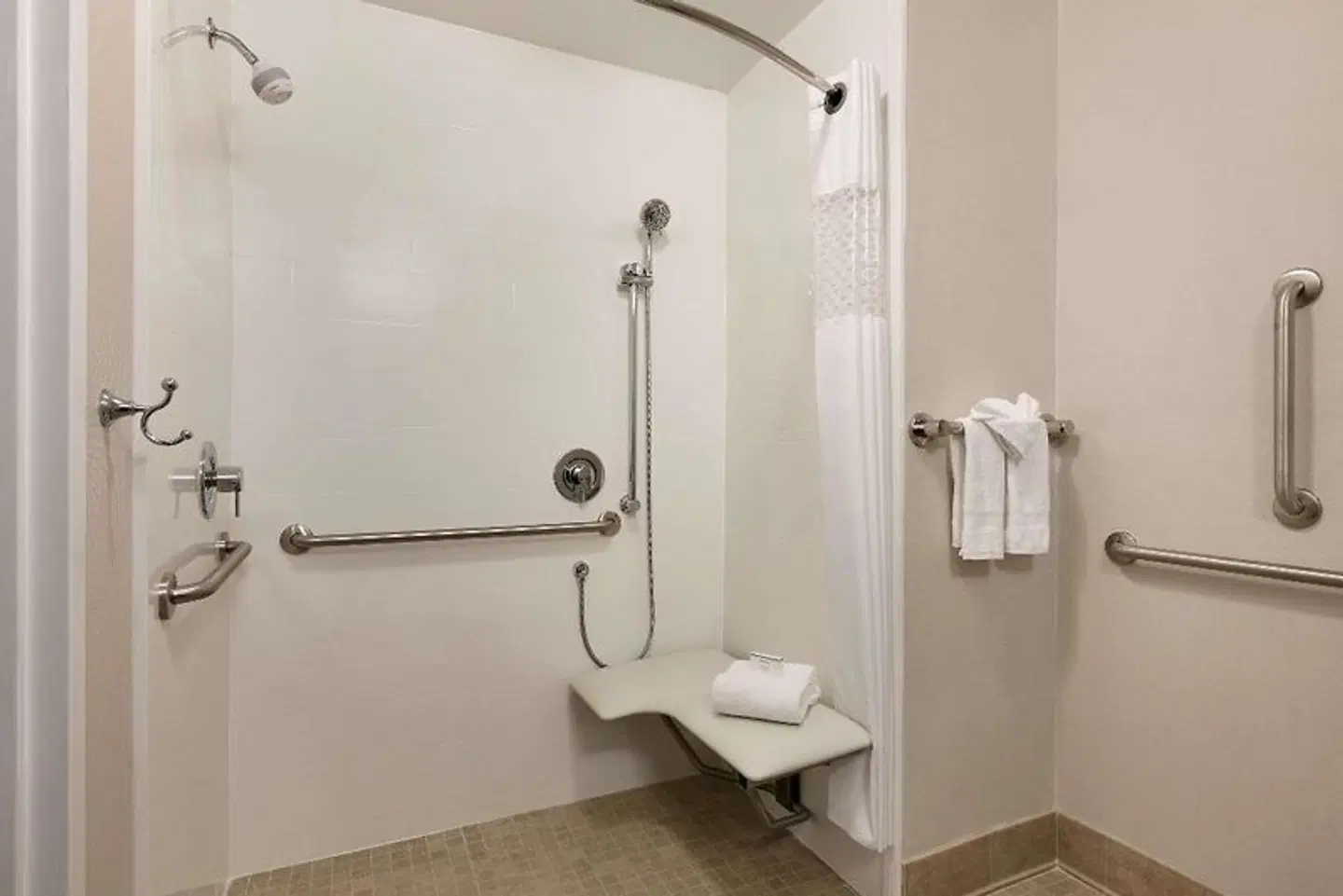 Hampton Inn & Suites Hershey Badezimmer