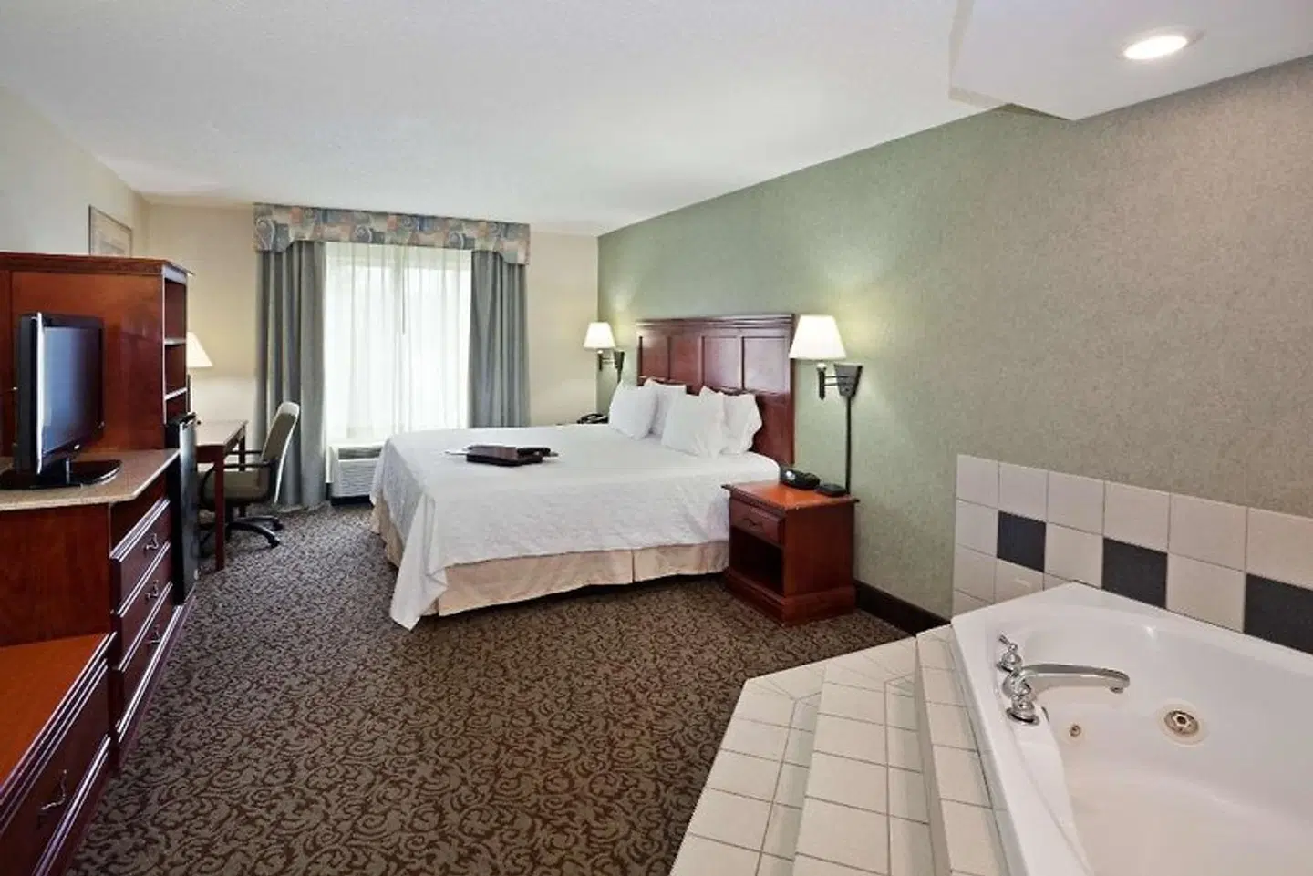 Hampton Inn Ithaca ROOM_EXAMPLE