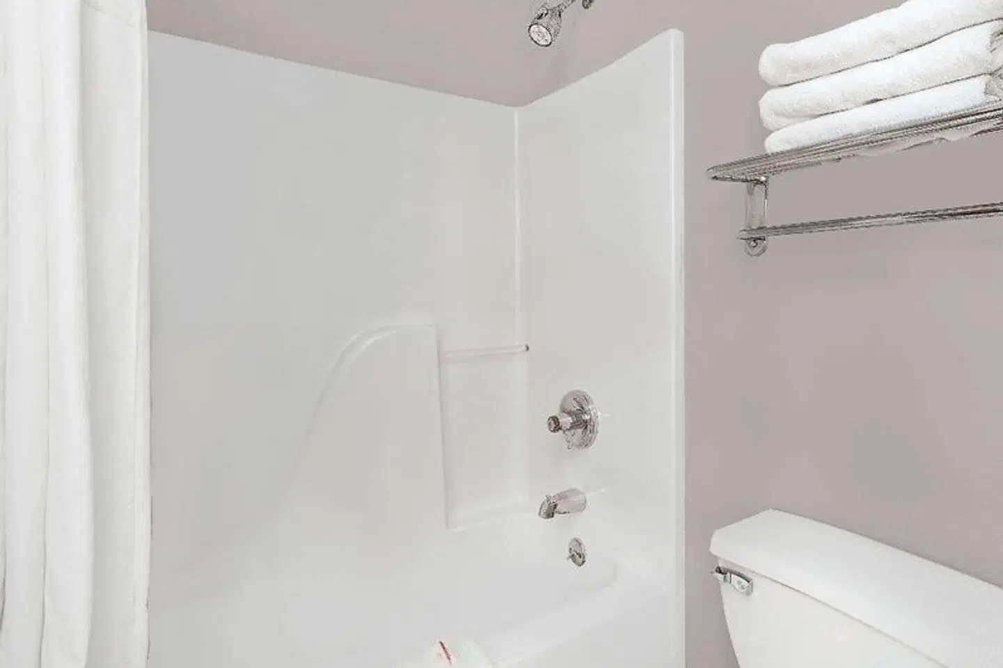 Baymont by Wyndham San Marcos Badezimmer