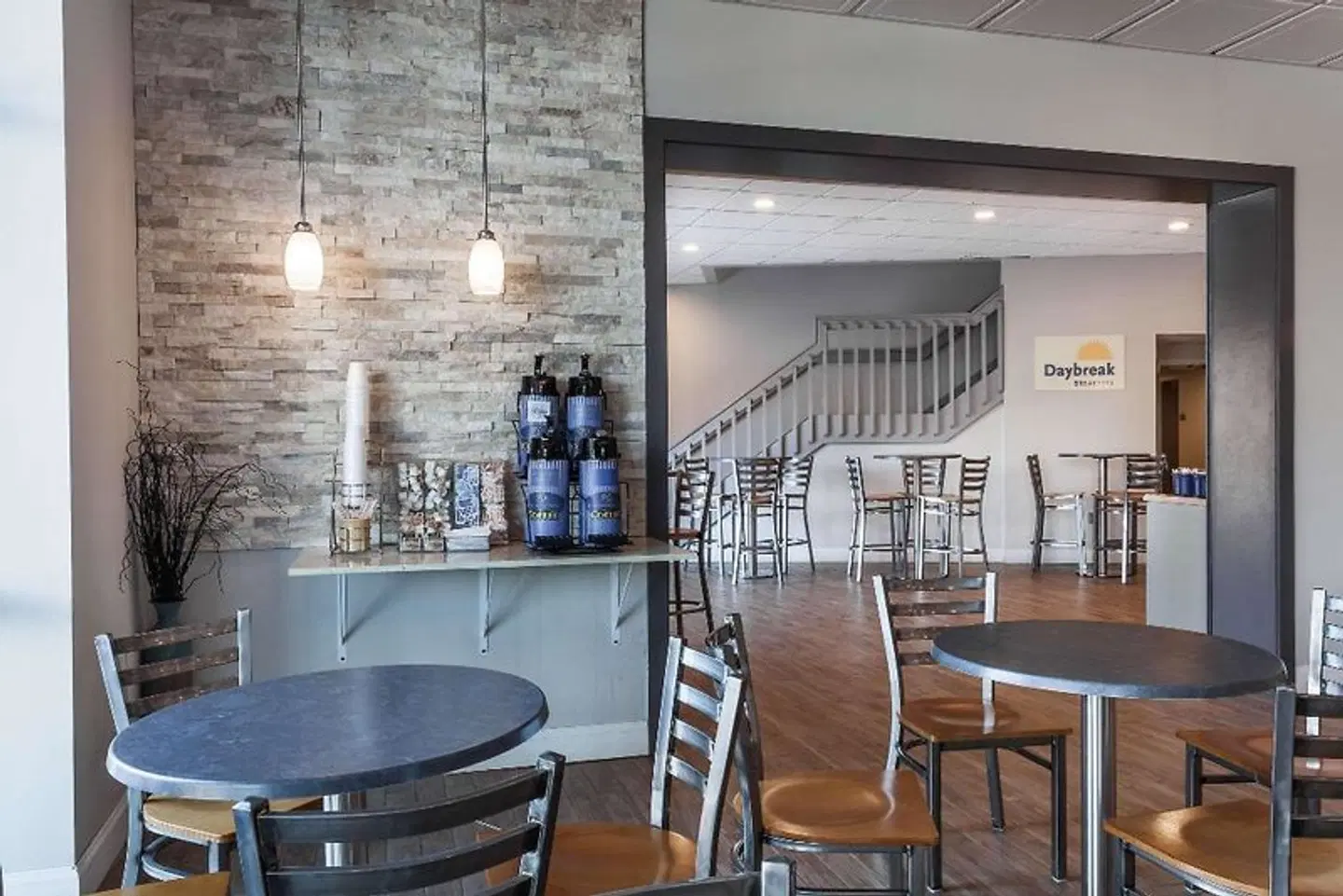 Days Inn & Suites by Wyndham Lancaster Amish Country Bar