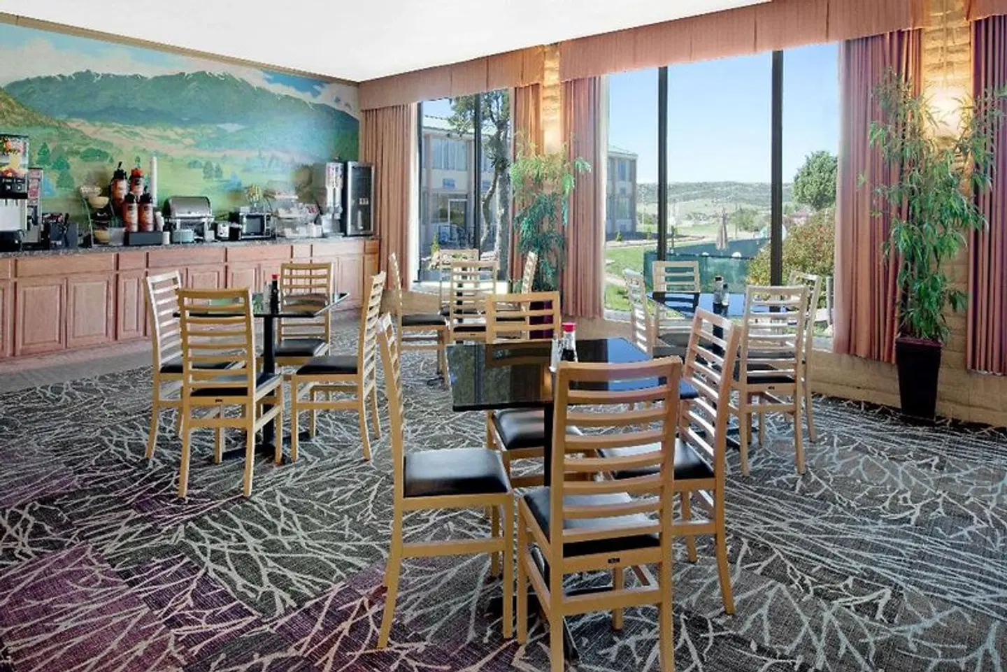 Days Inn by Wyndham Colorado City Bar