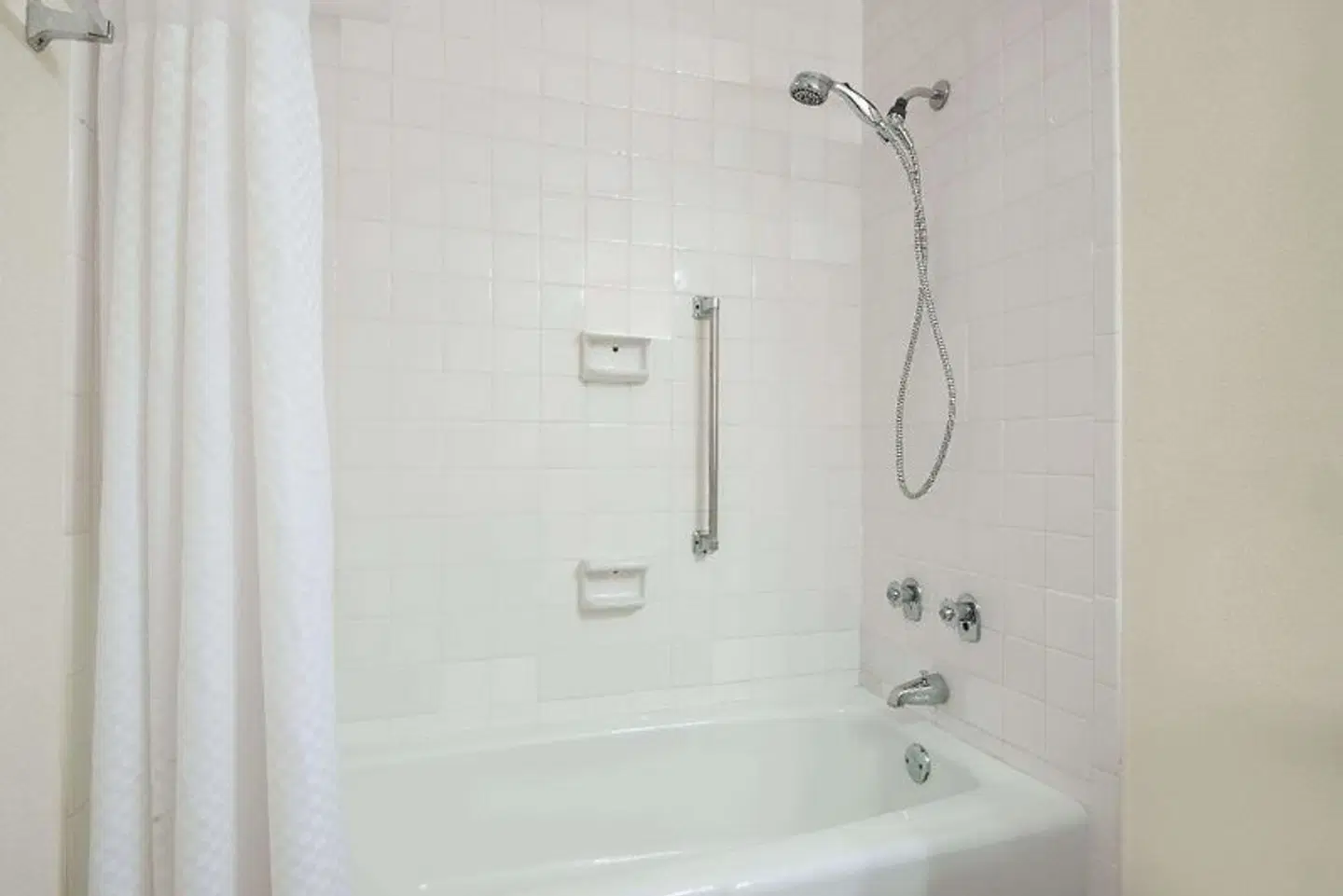 Days Inn by Wyndham Colorado City Badezimmer
