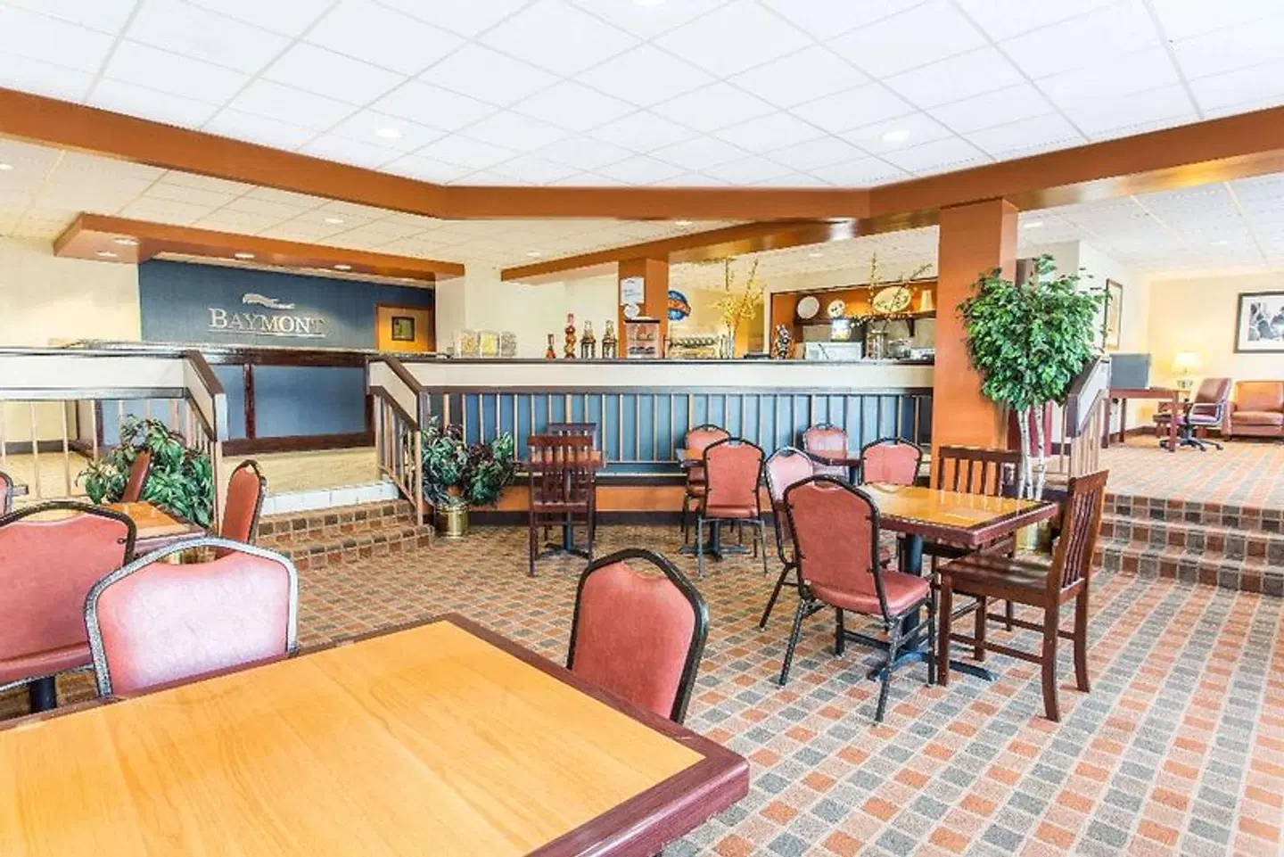 Baymont by Wyndham Cincinnati Bar