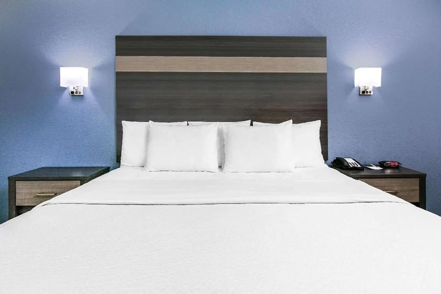Days Inn by Wyndham Waco ROOM_EXAMPLE