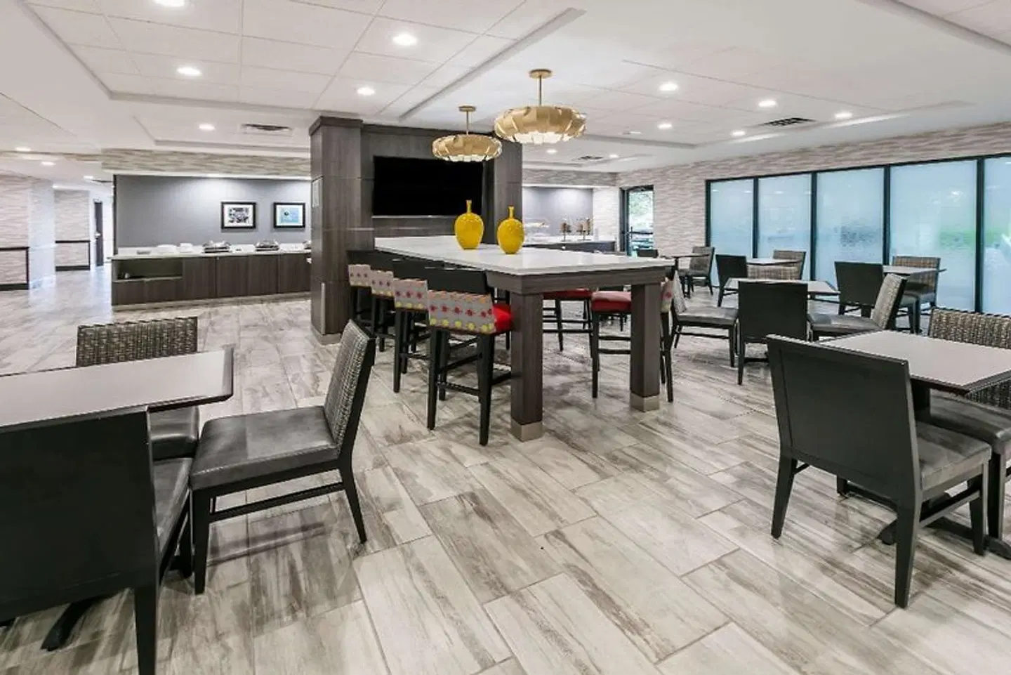 Wingate by Wyndham Dallas Love Field Bar