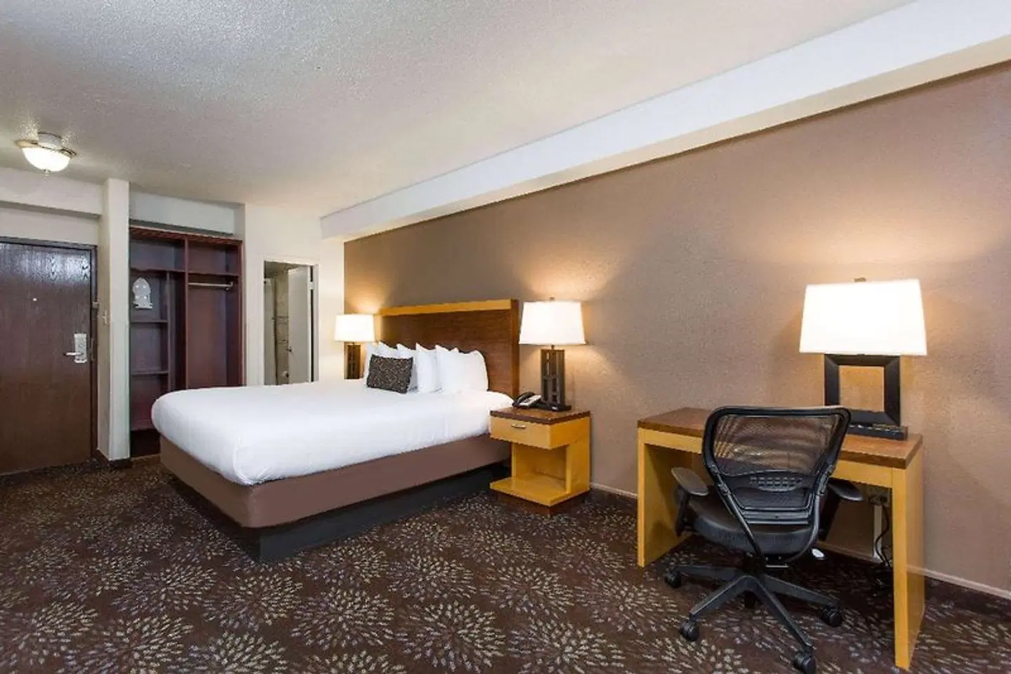 Days Inn by Wyndham Washington DC/Connecticut Avenue ROOM_EXAMPLE