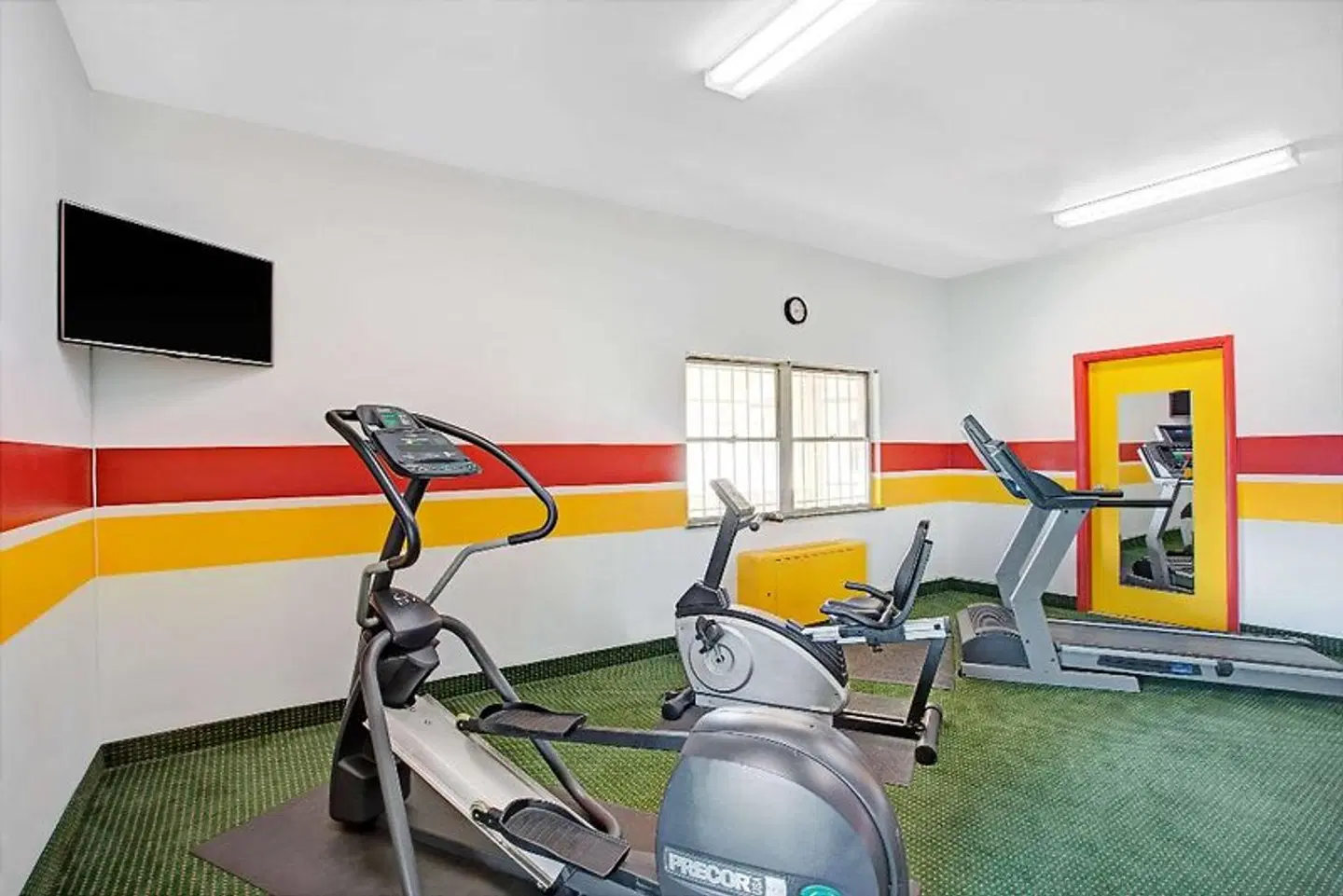 Days Inn by Wyndham Arlington/Washington DC SPORTS_AND_LEISURE