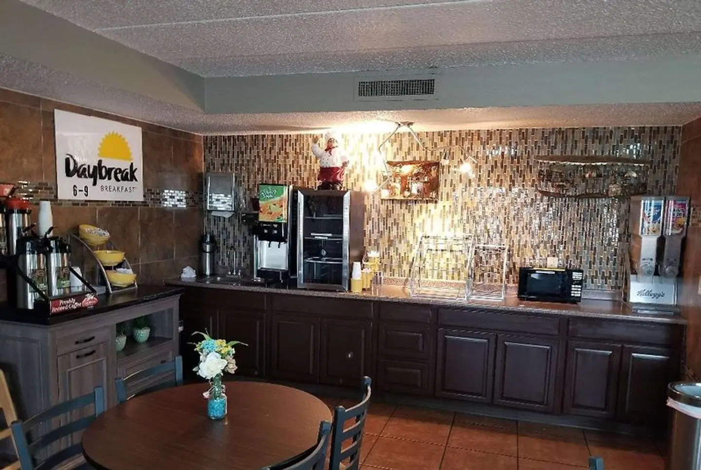 Days Inn by Wyndham Fort Collins Bar