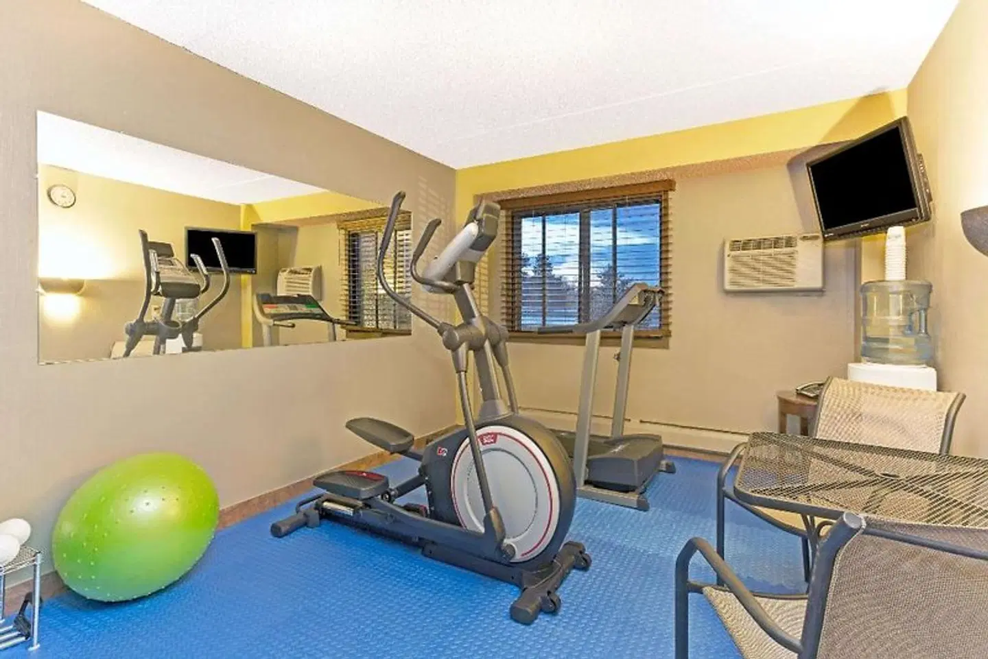 Days Inn by Wyndham Fort Collins SPORTS_AND_LEISURE
