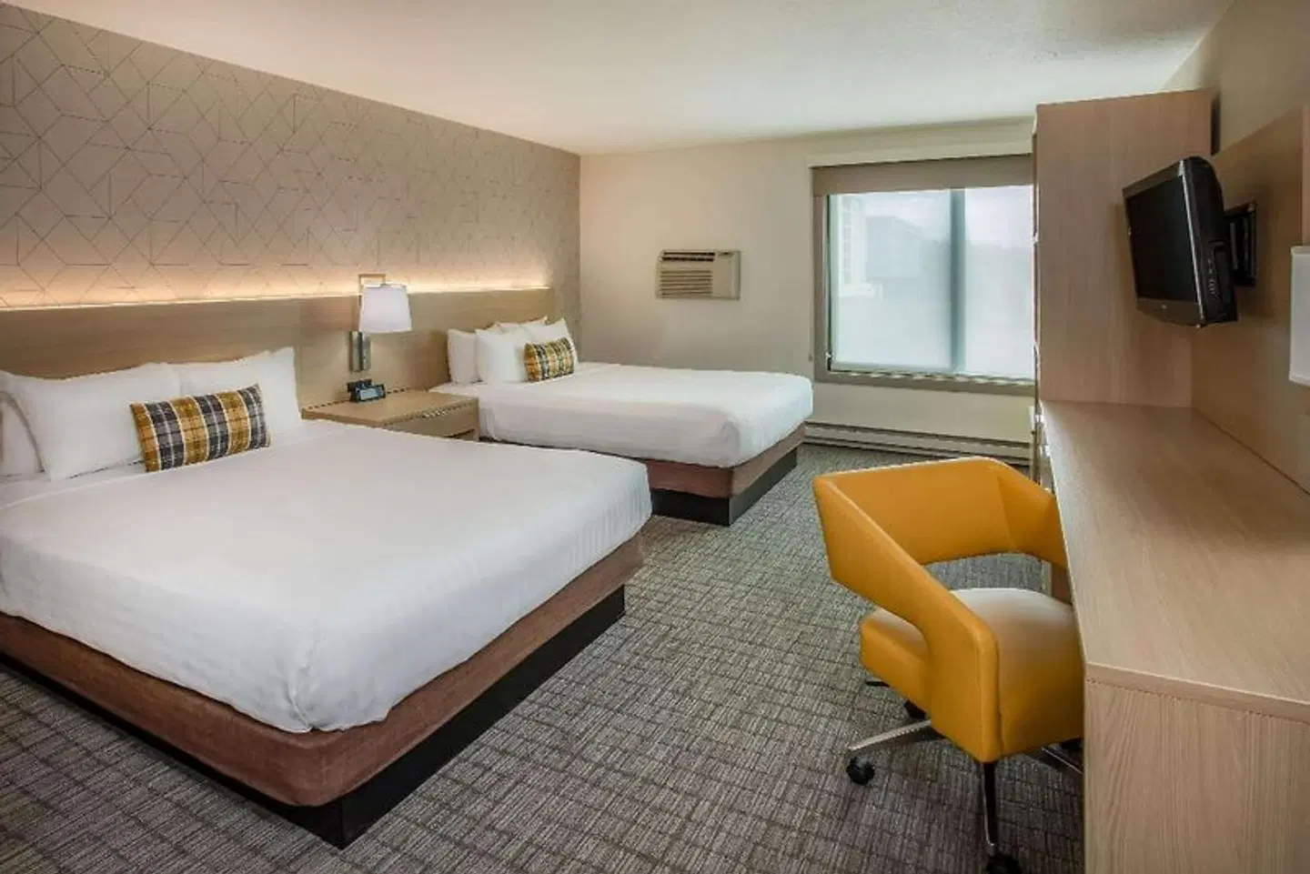 Days Inn & Suites by Wyndham Duluth by the Mall ROOM_EXAMPLE