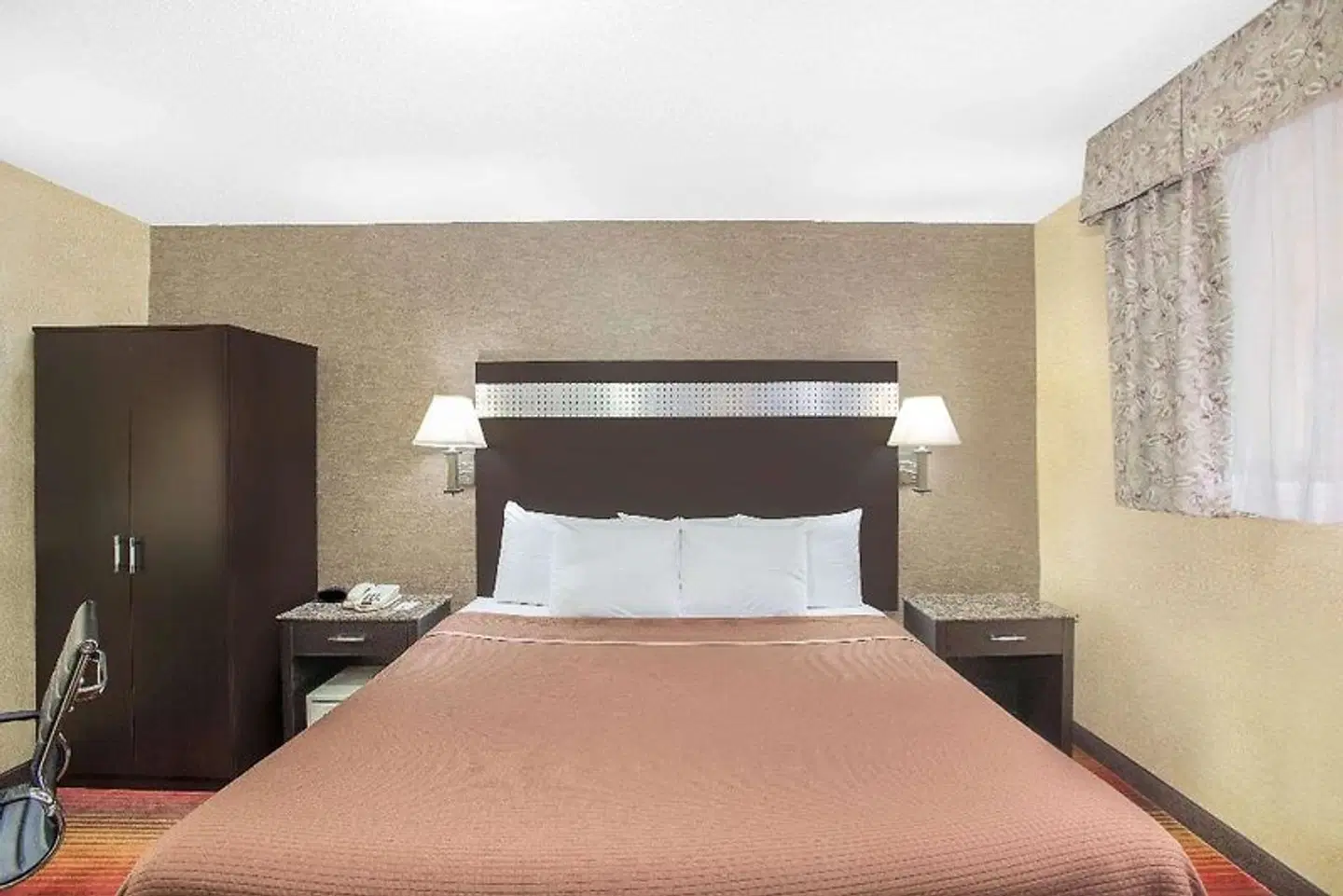 Howard Johnson by Wyndham North Bergen ROOM_EXAMPLE