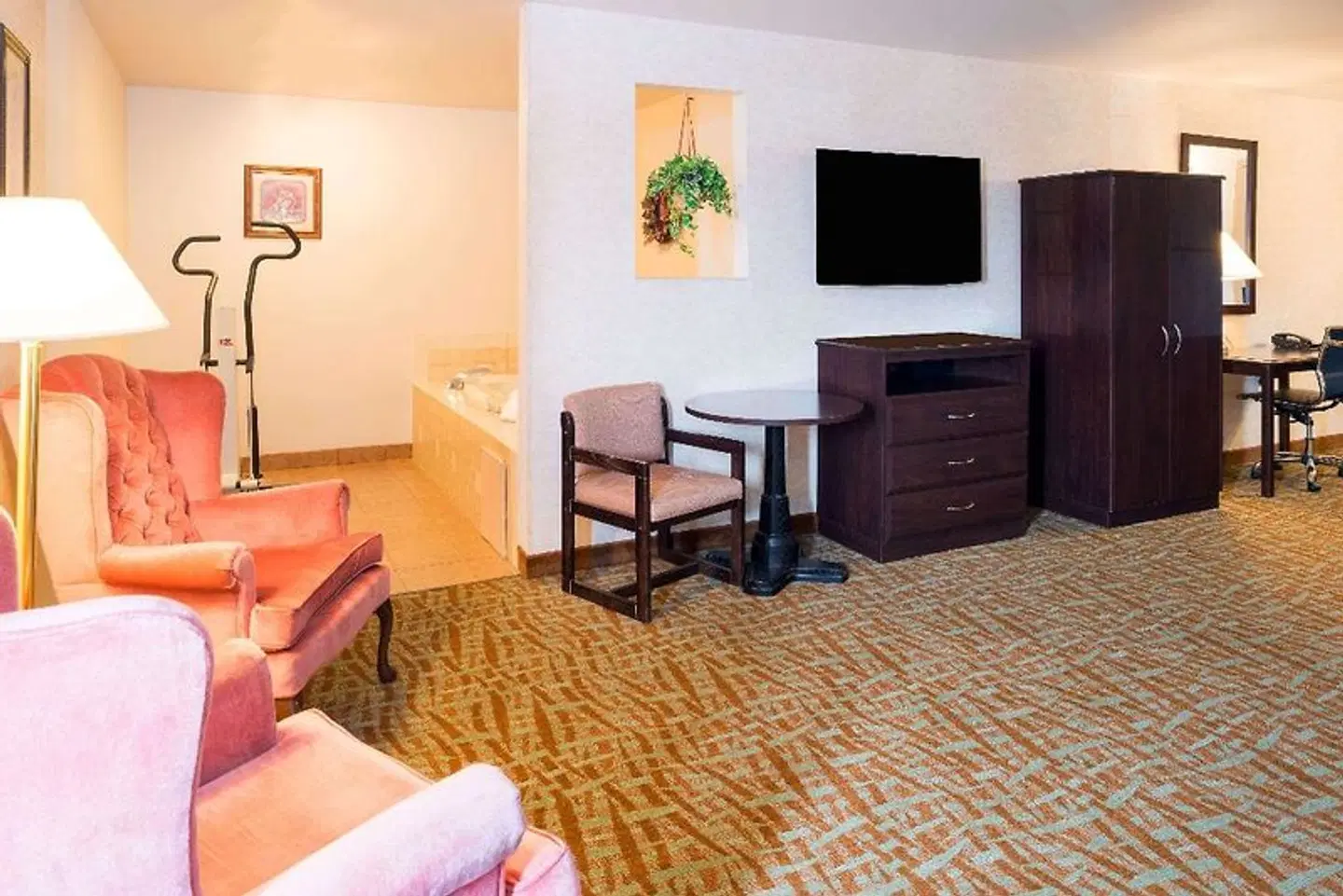 Days Inn & Suites by Wyndham Spokane Airport Airway Heights ROOM_EXAMPLE
