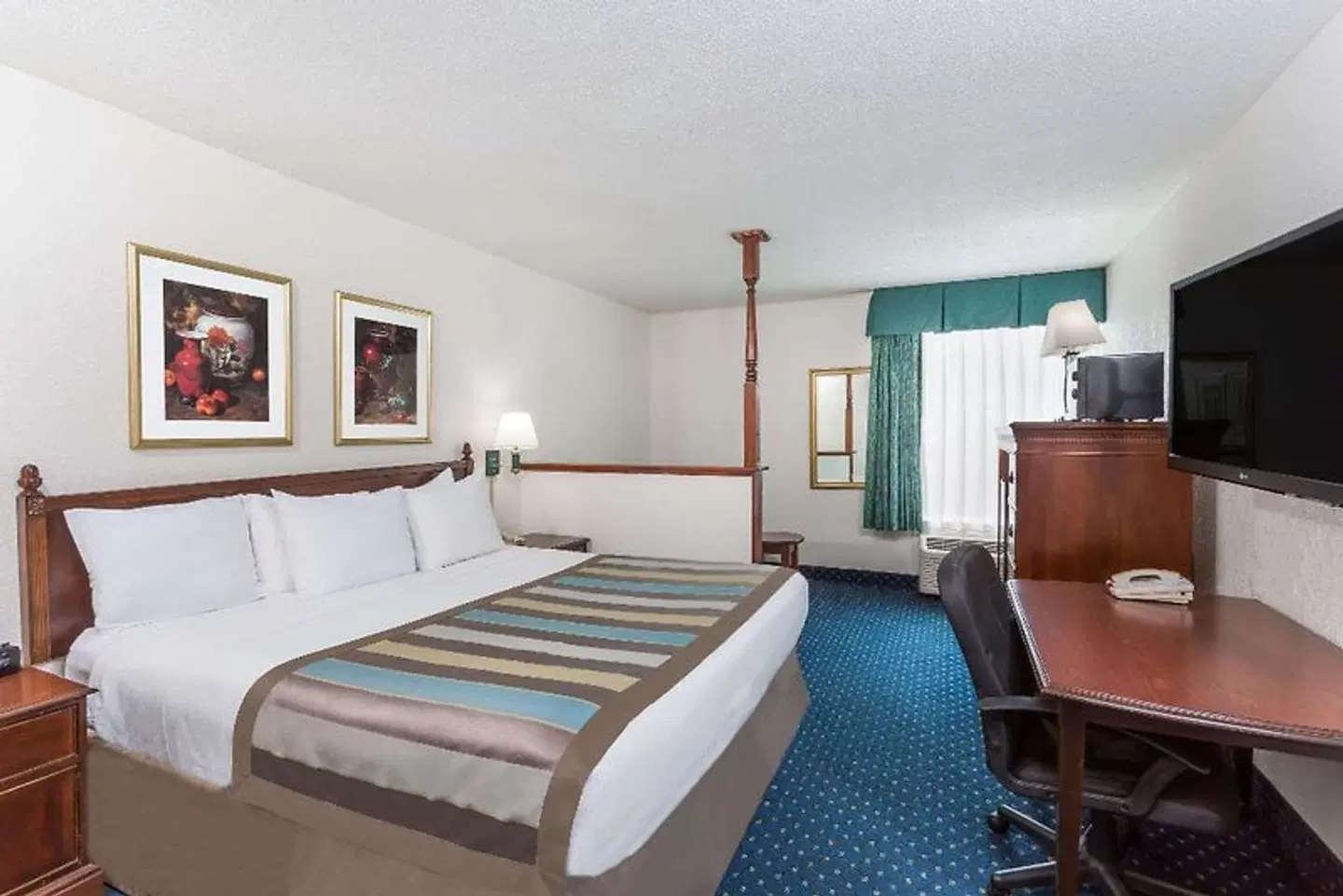 Baymont by Wyndham Greensboro/Coliseum ROOM_EXAMPLE