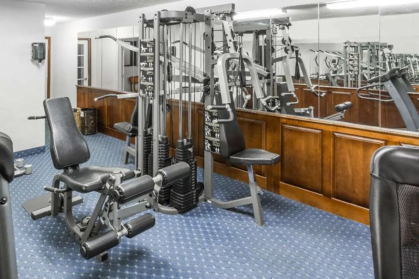 Baymont by Wyndham Greensboro/Coliseum SPORTS_AND_LEISURE