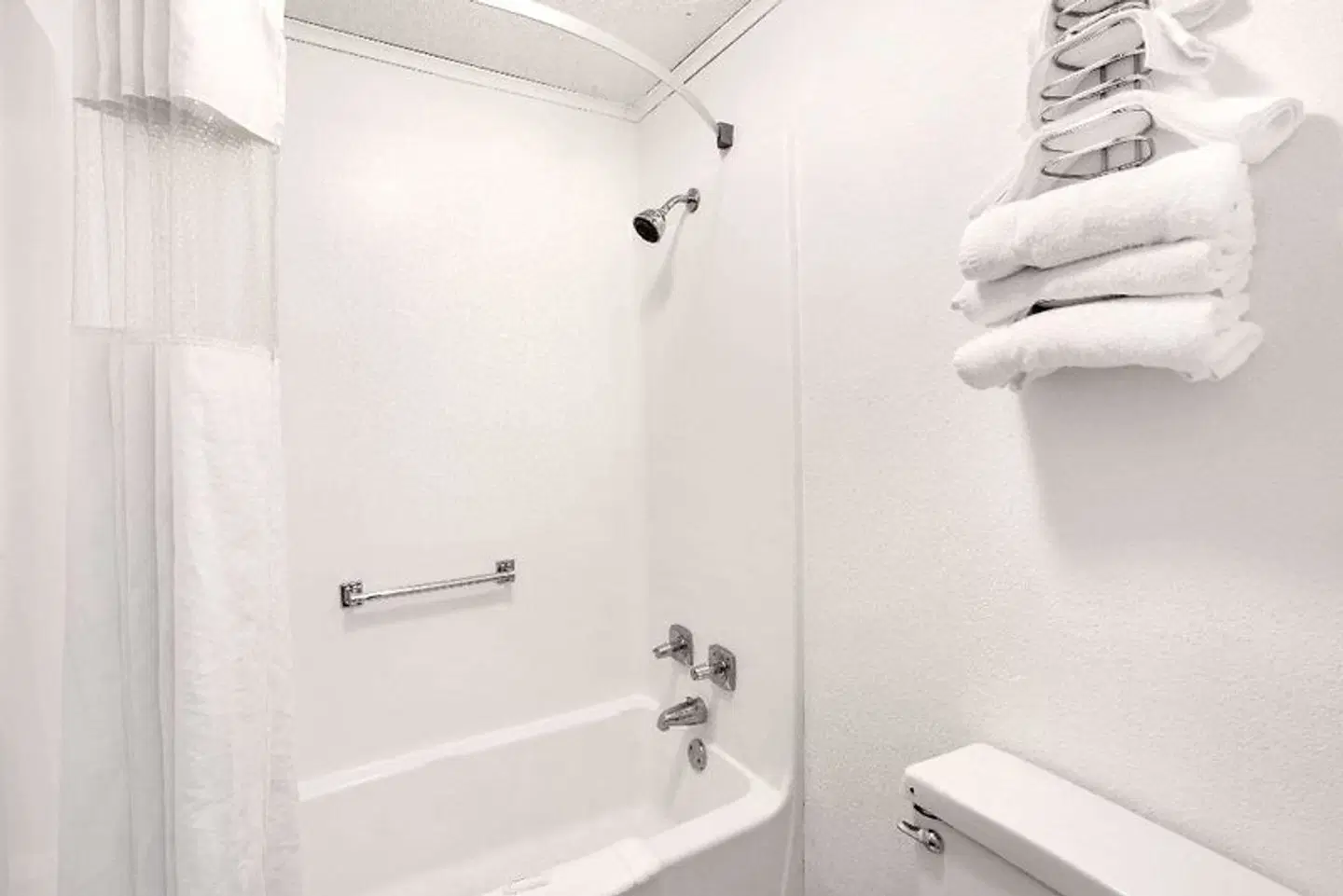 Howard Johnson Express Inn - Wilmington Badezimmer