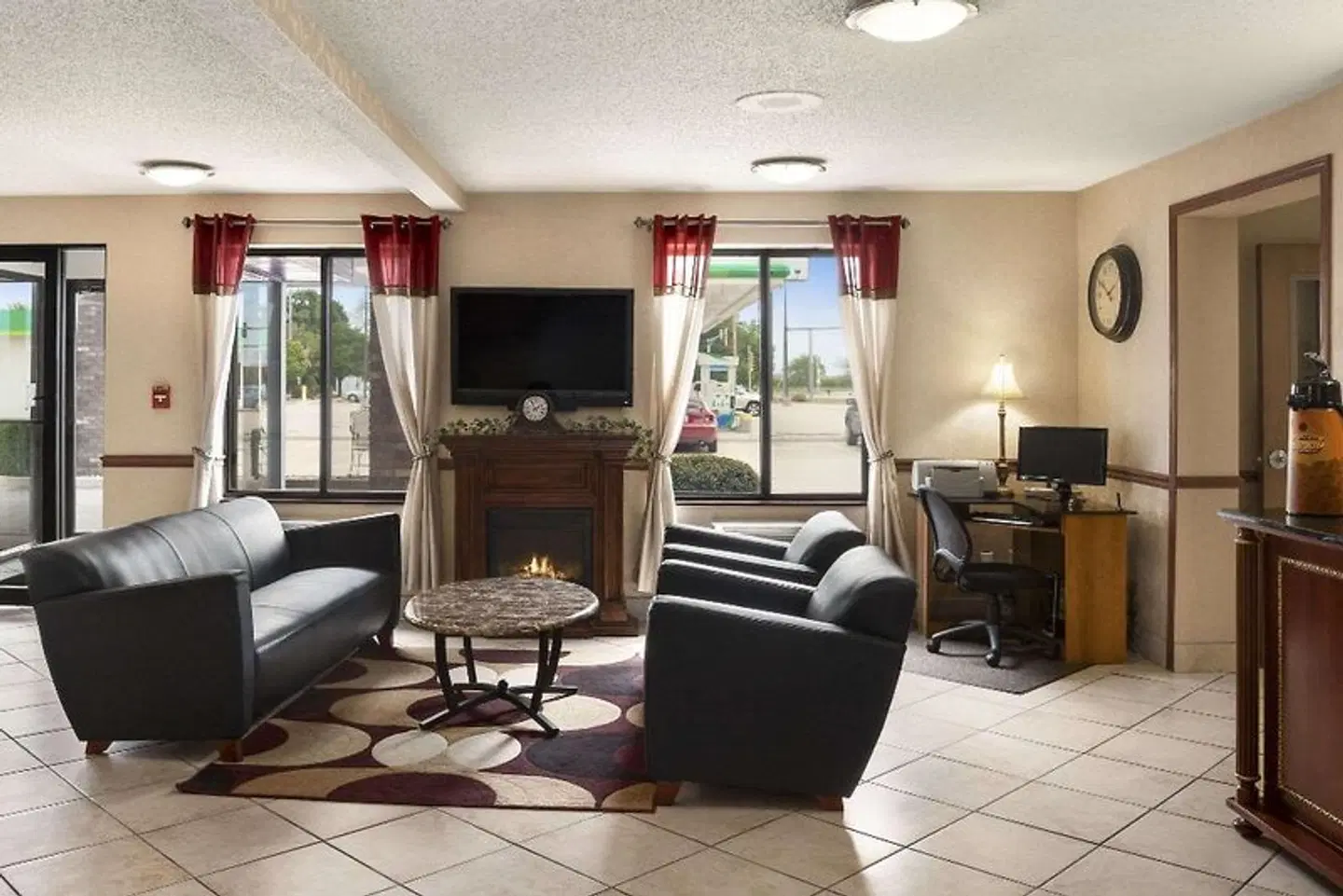 Days Inn by Wyndham Oglesby/ Starved Rock LOUNGE_LOBBY