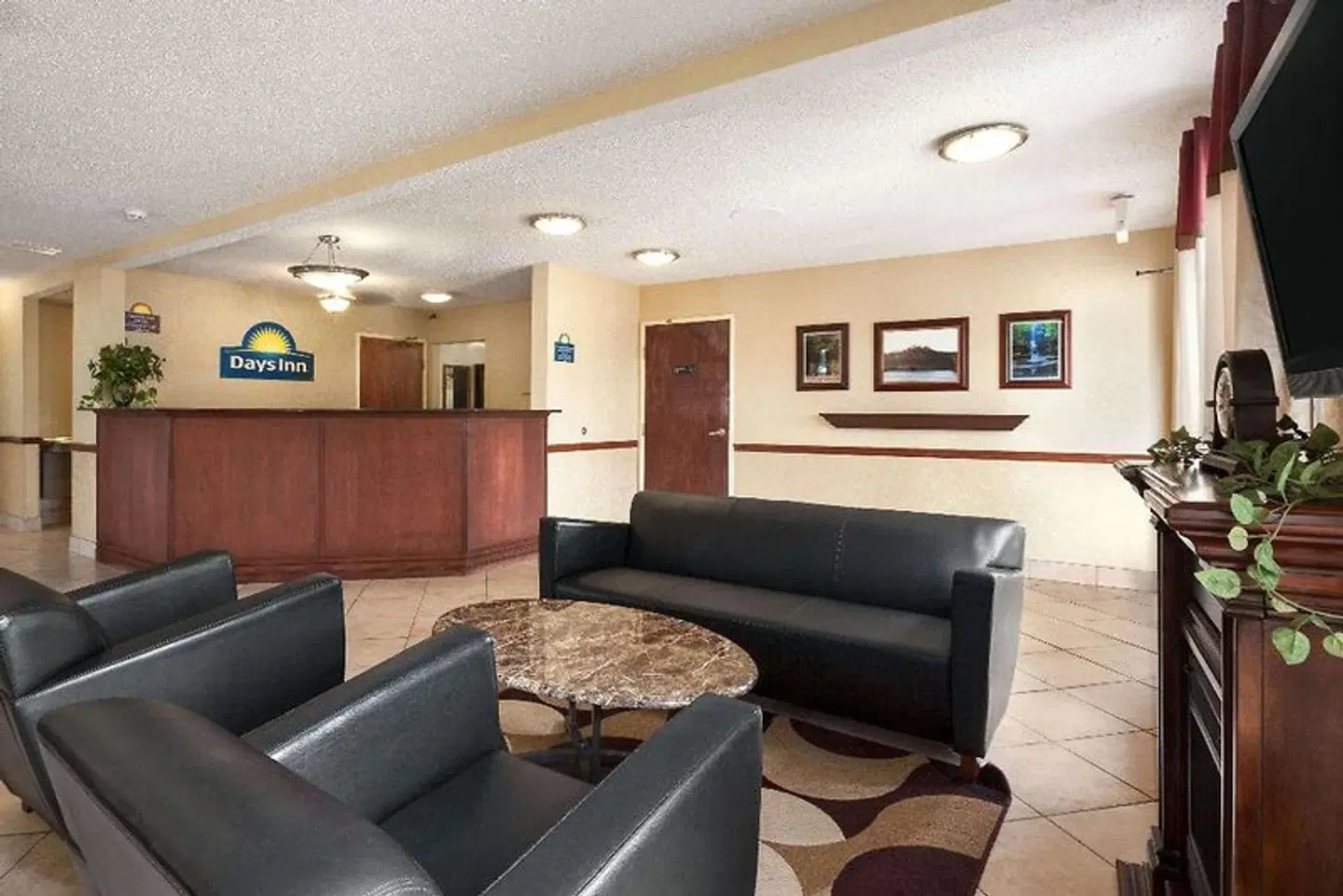 Days Inn by Wyndham Oglesby/ Starved Rock LOUNGE_LOBBY