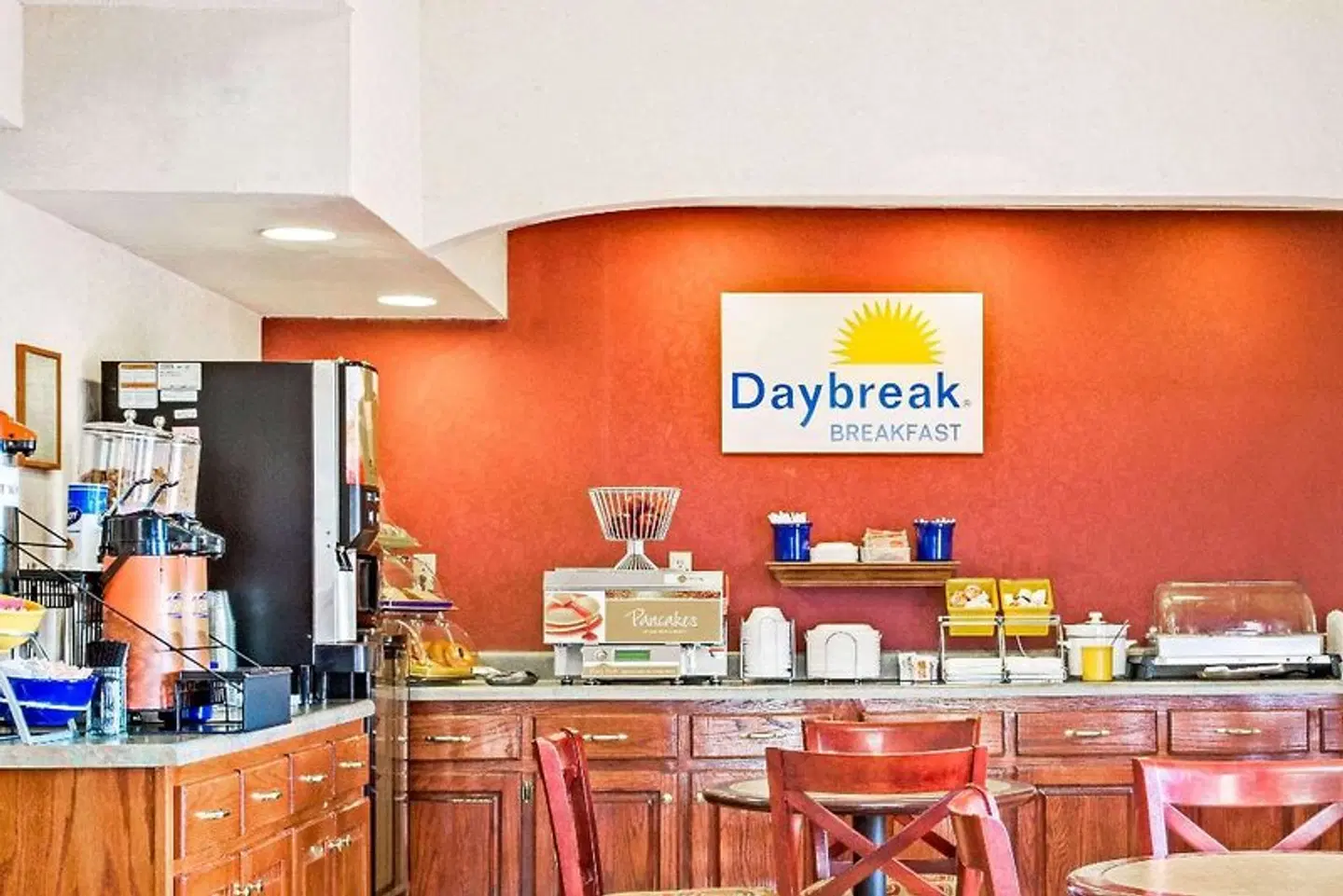 Days Inn - Covington Bar