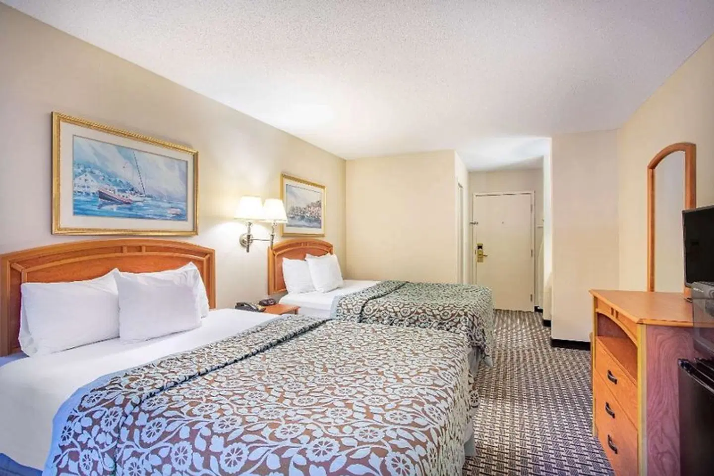Days Inn by Wyndham Mystic ROOM_EXAMPLE