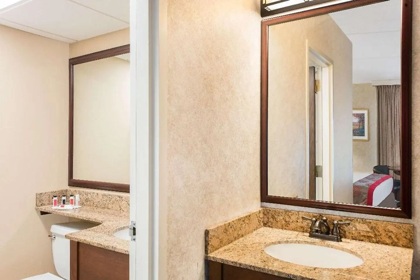 Ramada Plaza by Wyndham Portland Badezimmer