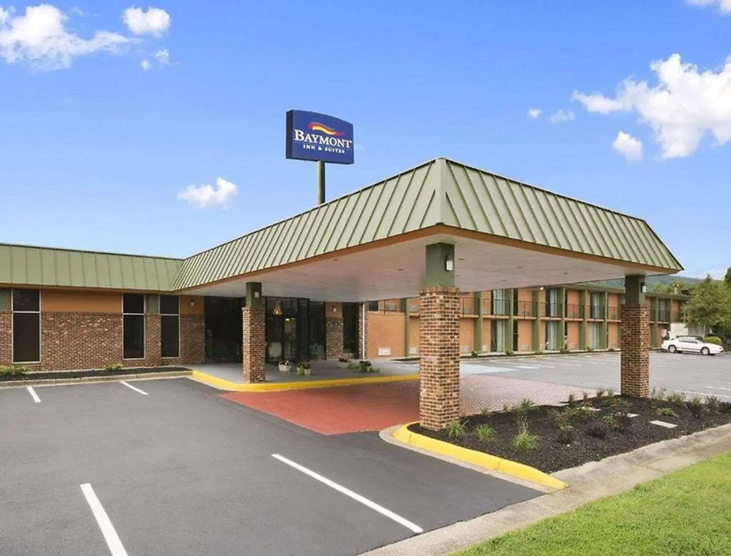 Baymont by Wyndham Salem Roanoke Area EXTERIOR