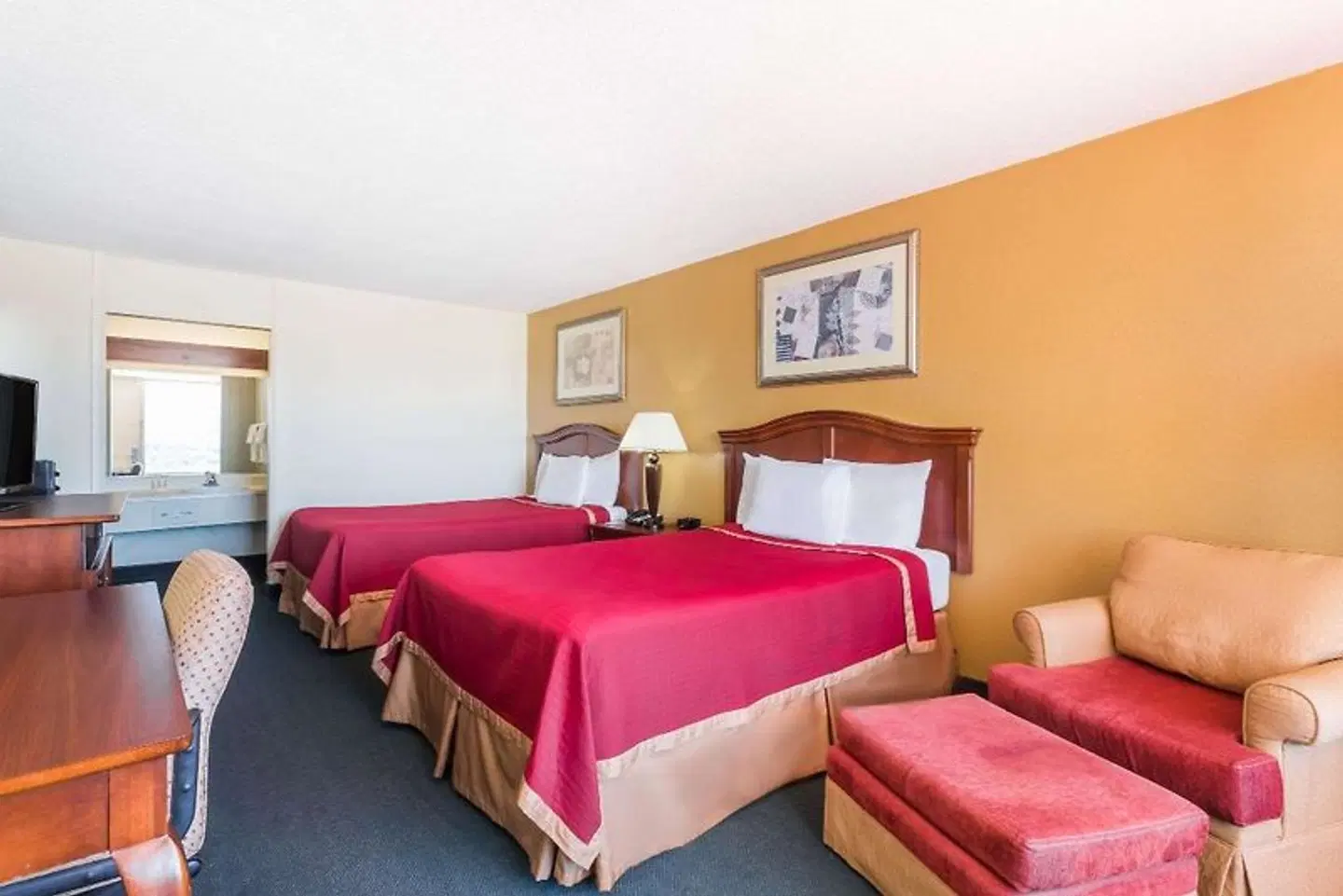 Howard Johnson Inn & Conference Center Salem ROOM_EXAMPLE